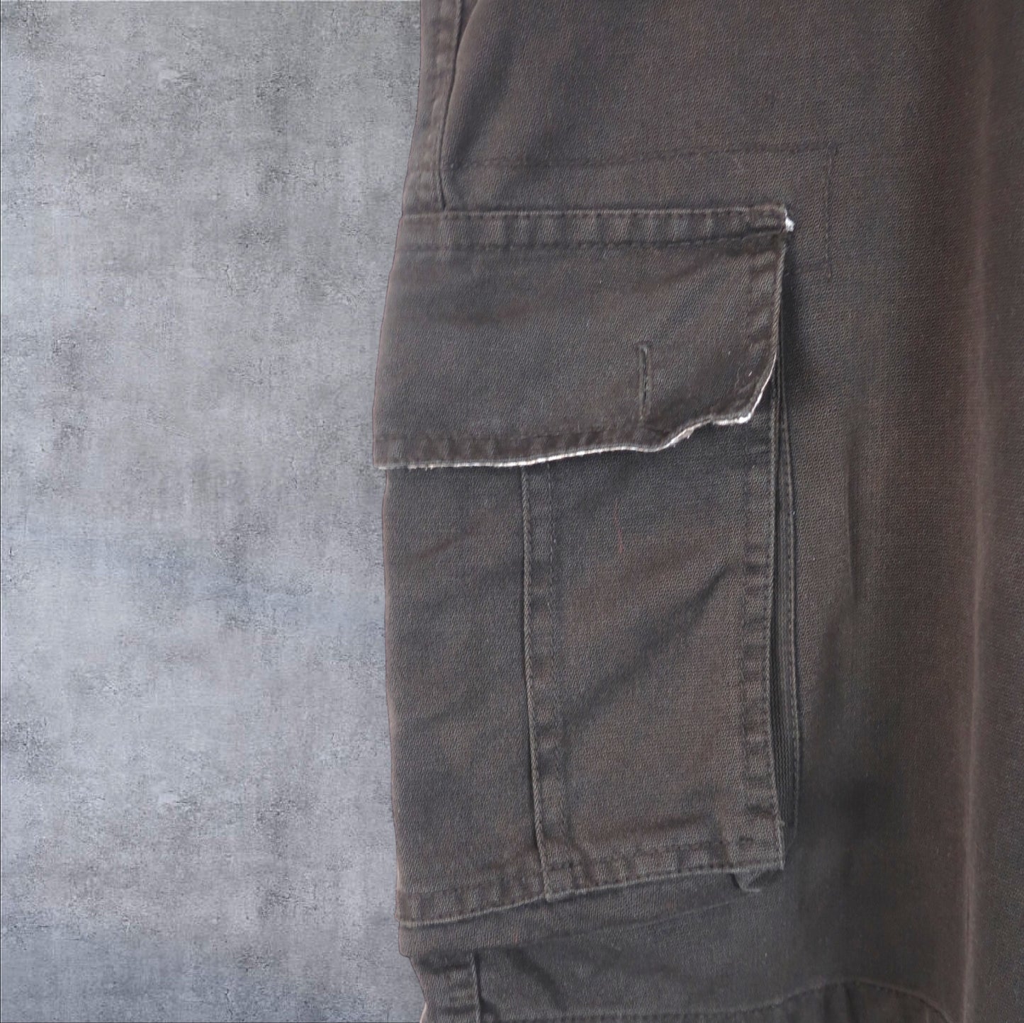 VINTAGE MAMBO CARGO SHORTS - 38"