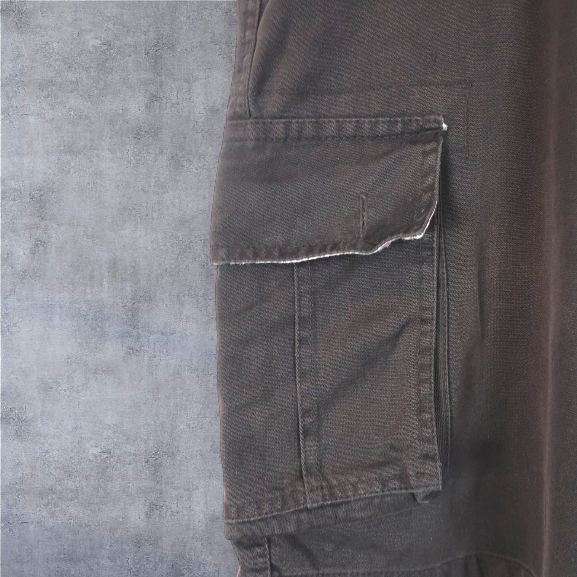 VINTAGE MAMBO CARGO SHORTS - 38"