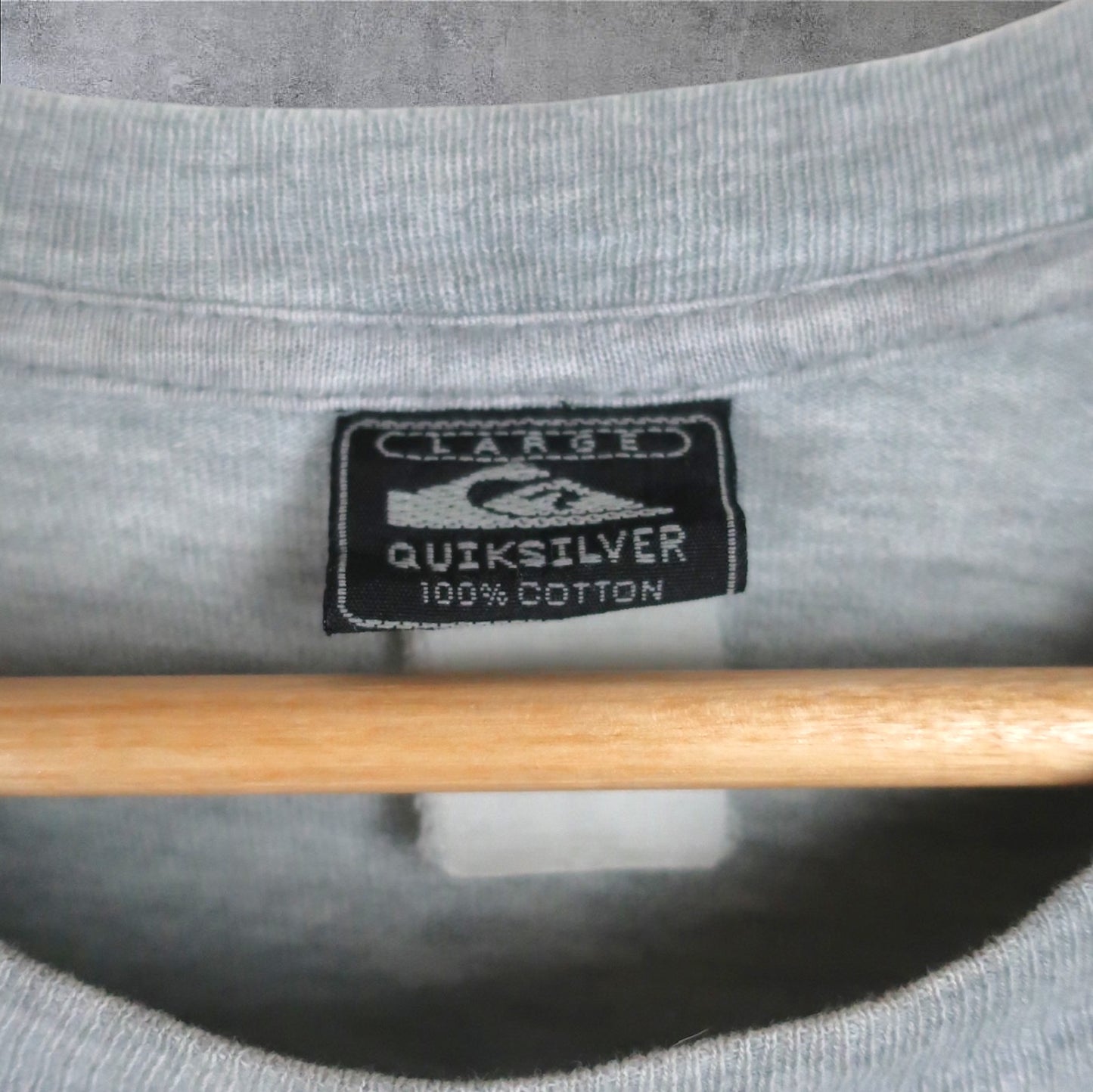 VINTAGE QUIKSILVER T-SHIRT - M/L