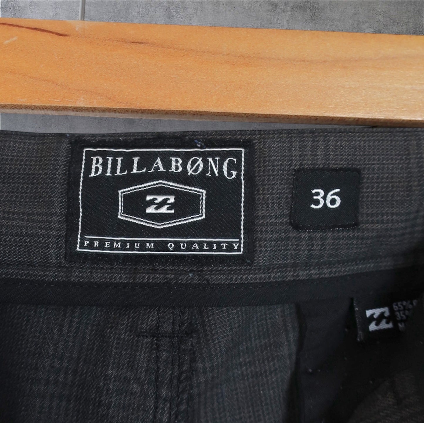 VINTAGE BILLABONG SHORTS - 36"