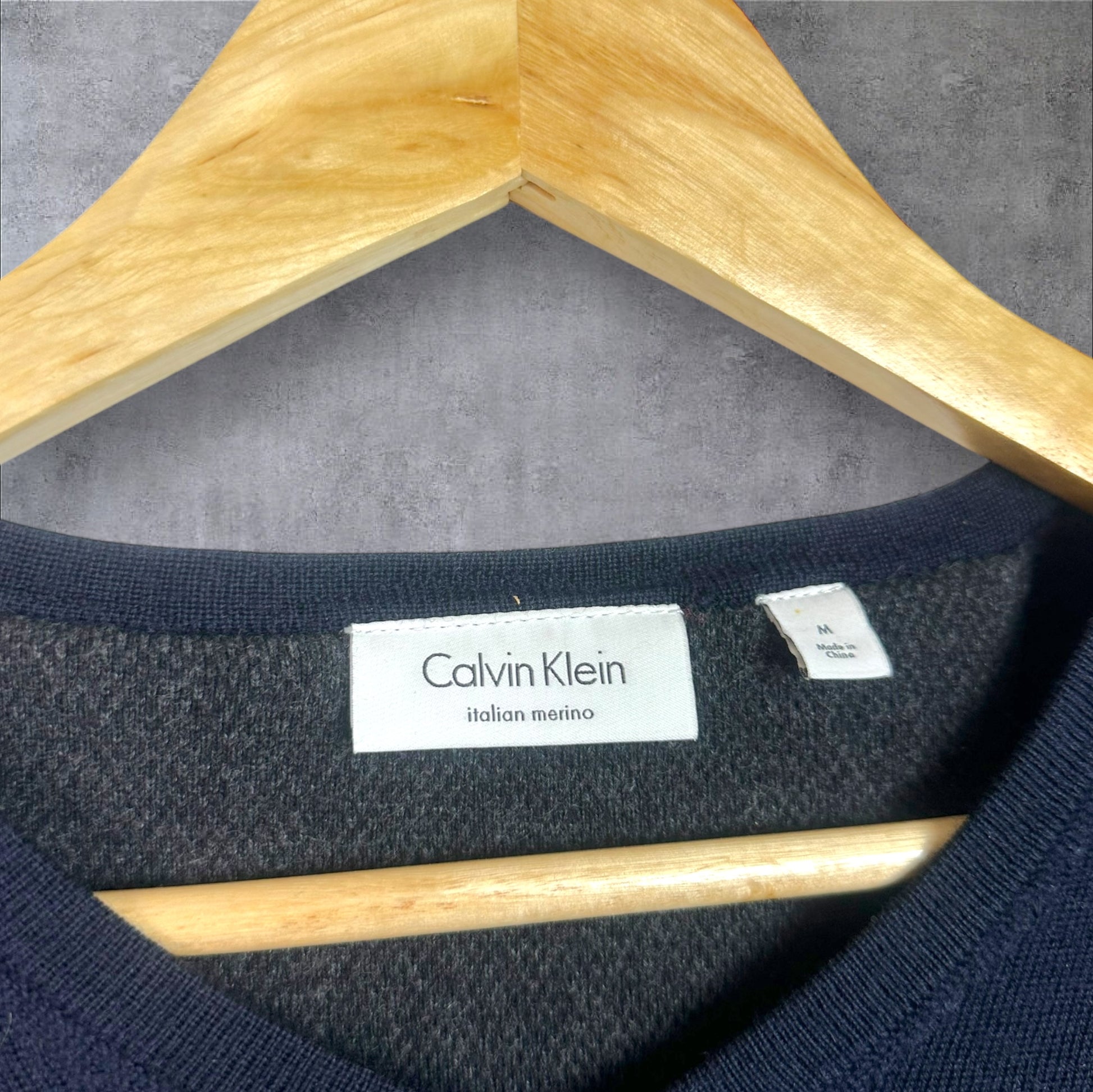 VINTAGE CALVIN KLEIN KNIT SWEATER - M