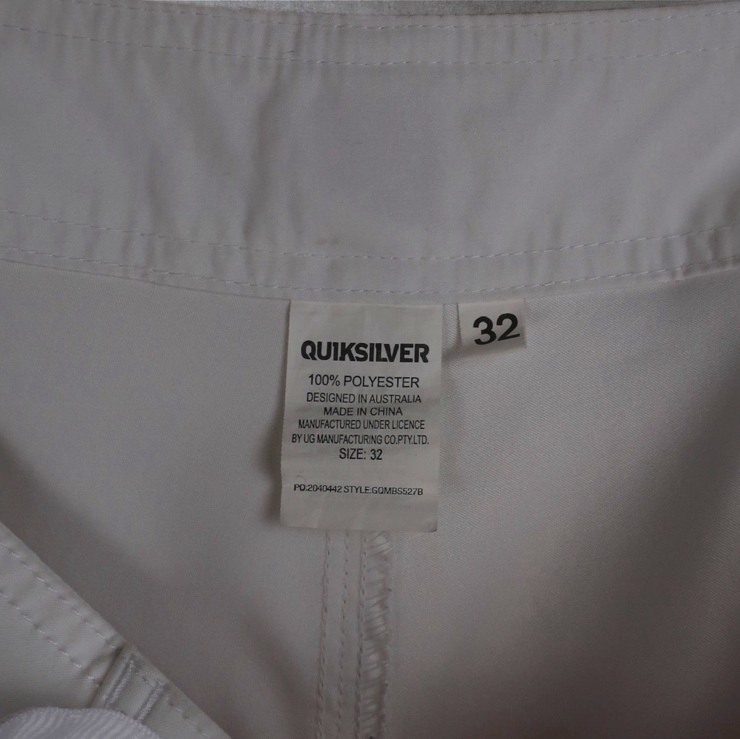 VINTAGE QUIKSILVER BOARD SHORTS - 32"
