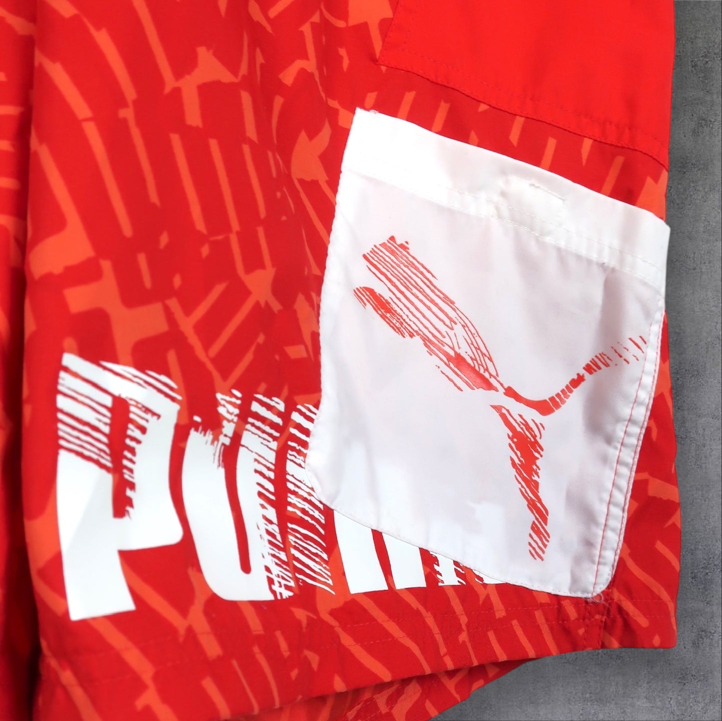 VINTAGE PUMA BOARD SHORTS - L