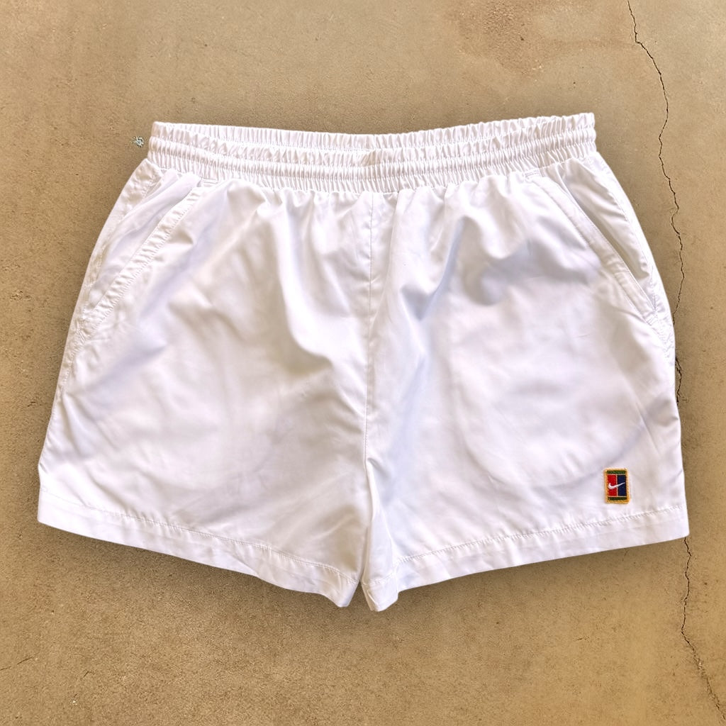 VINTAGE NIKE TRACK SHORTS - L
