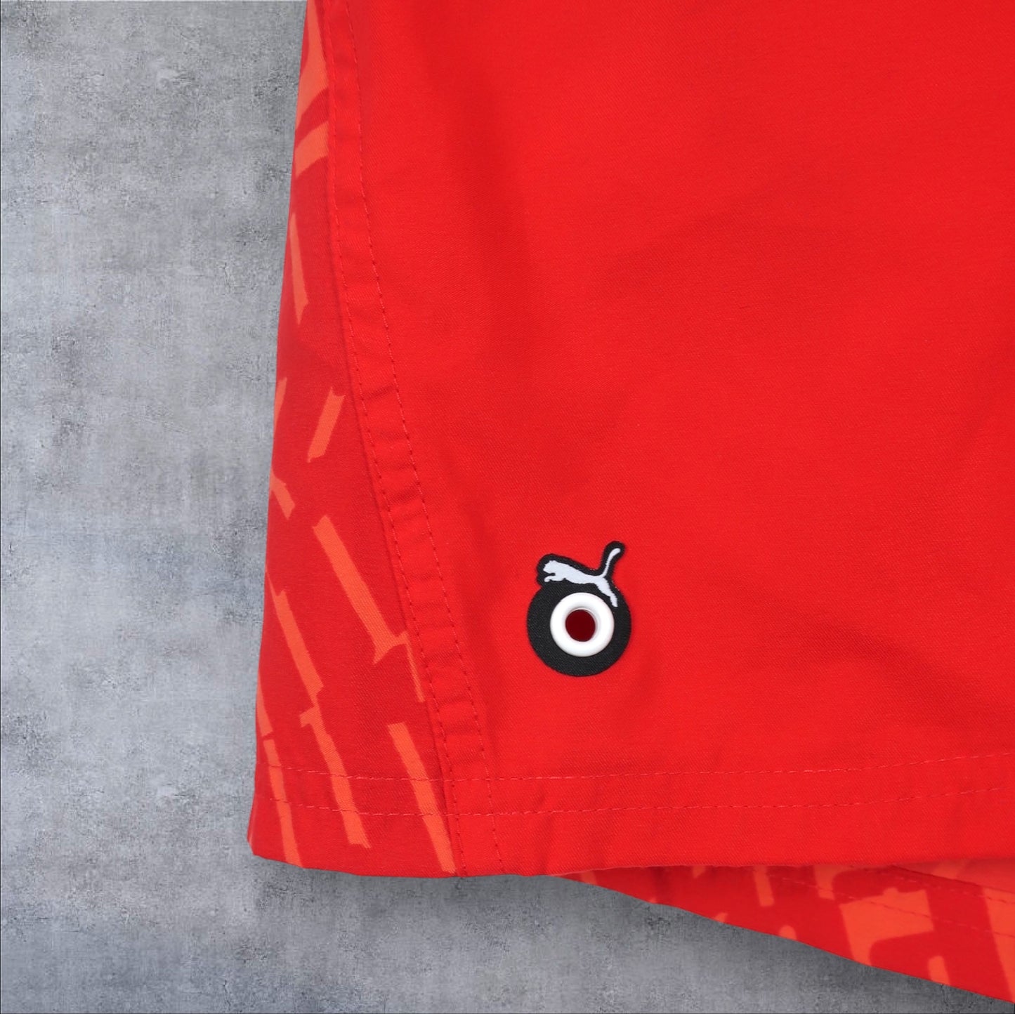 VINTAGE PUMA BOARD SHORTS - L