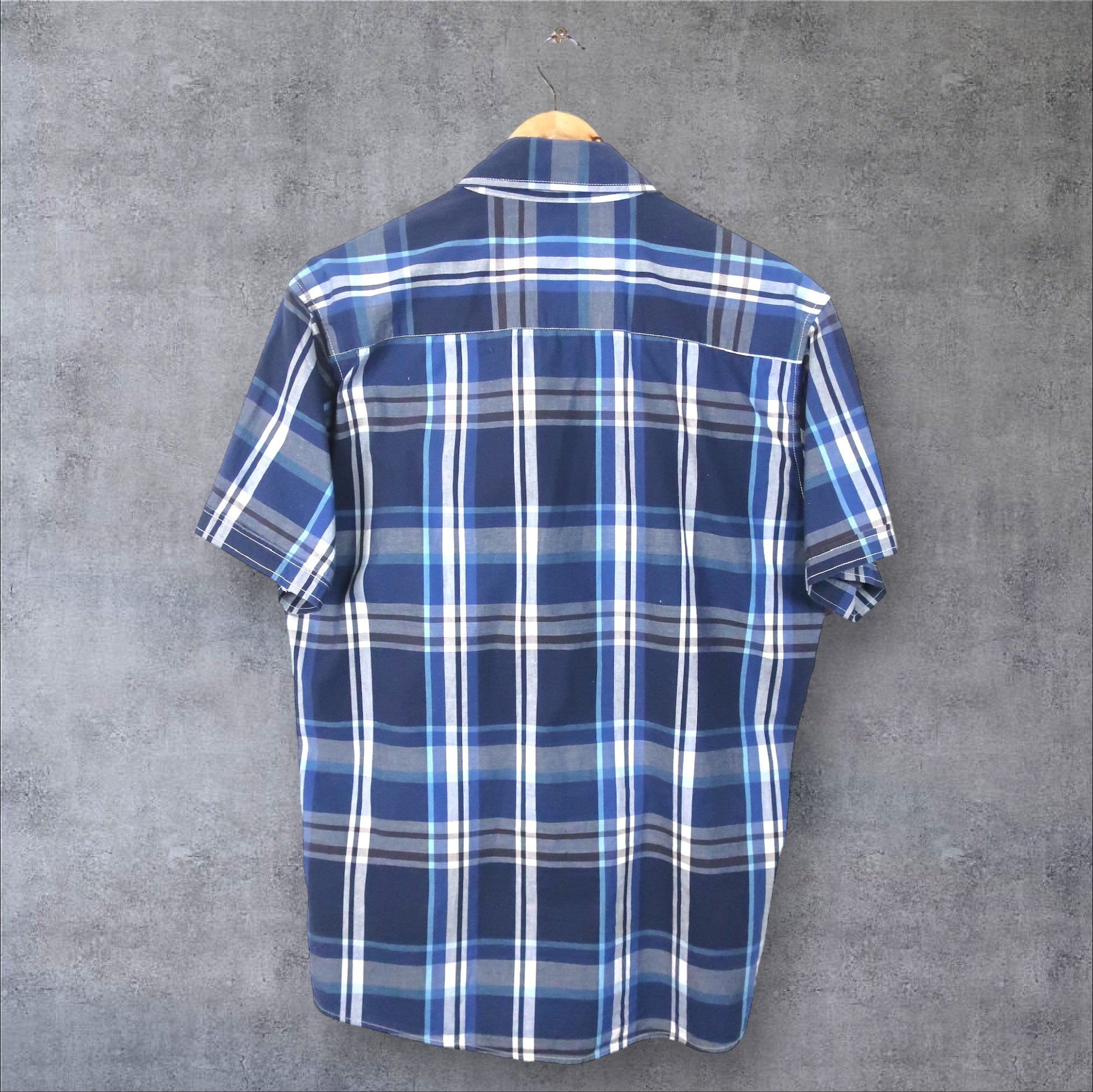 BURBERRY BUTTON-UP SHIRT - L/XL