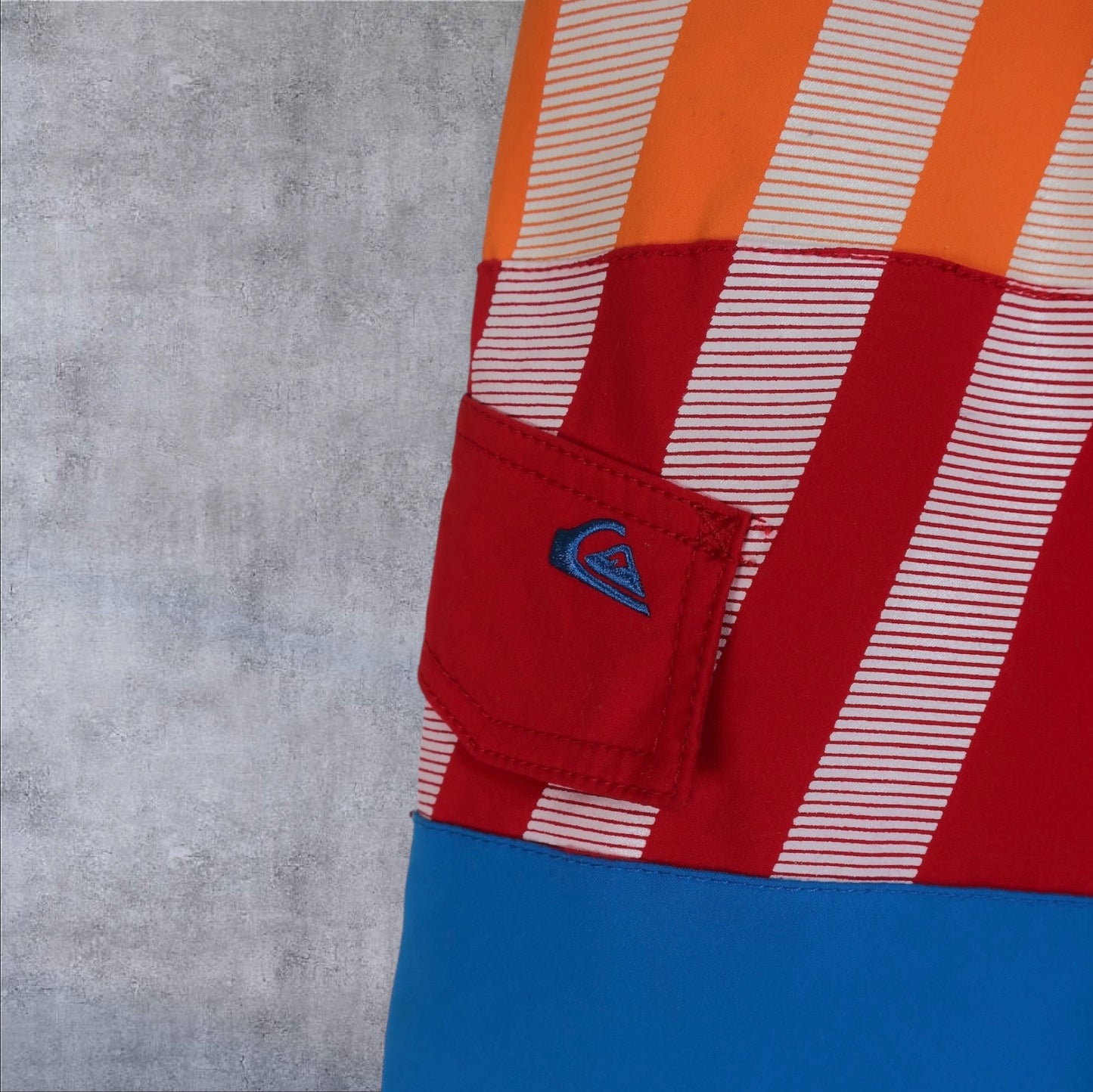 VINTAGE QUIKSILVER BOARD SHORTS - 32"
