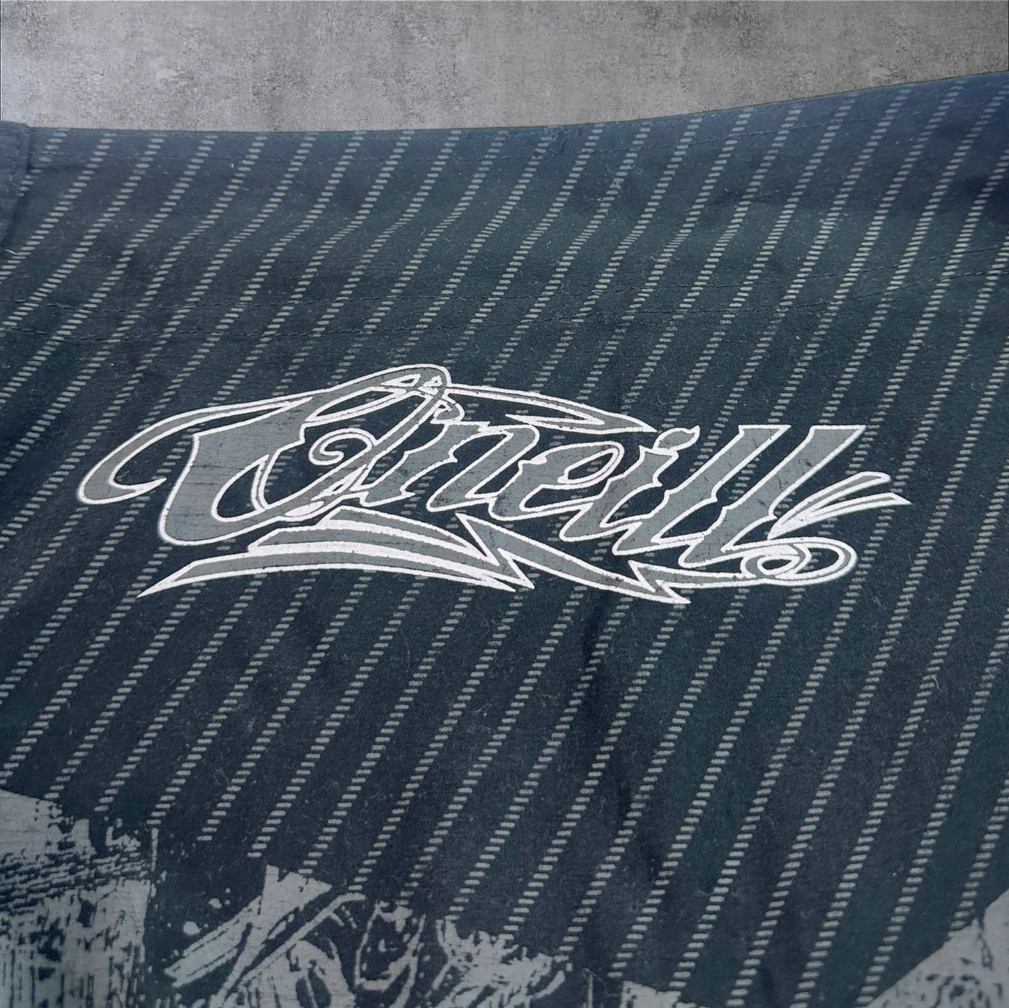 VINTAGE O'NEILL BOARD SHORTS - 34"