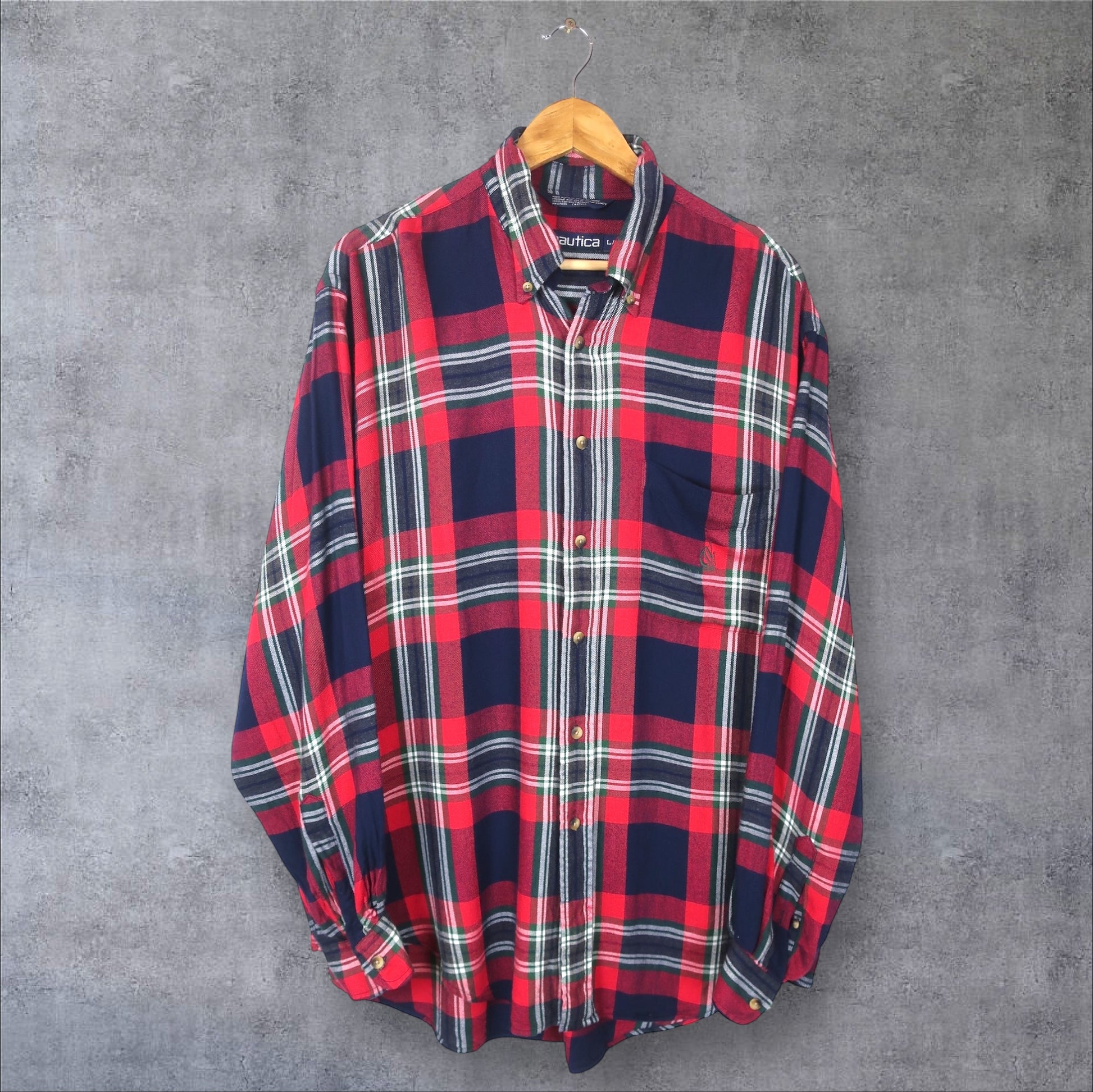 VINTAGE LONG-SLEEVE NAUTICA PLAID BUTTON-UP SHIRT - L/XL