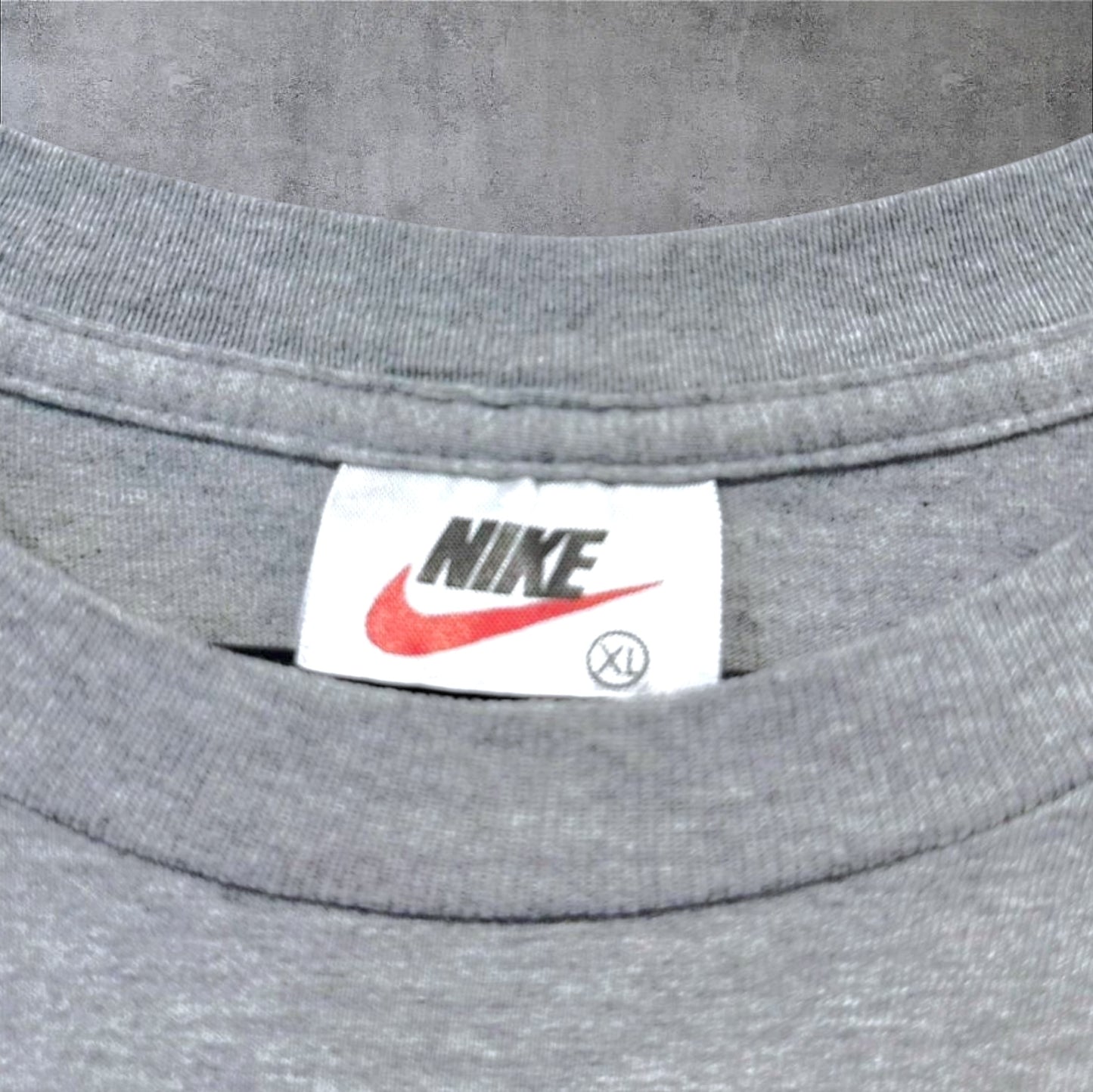 VINTAGE NIKE T-SHIRT - XL