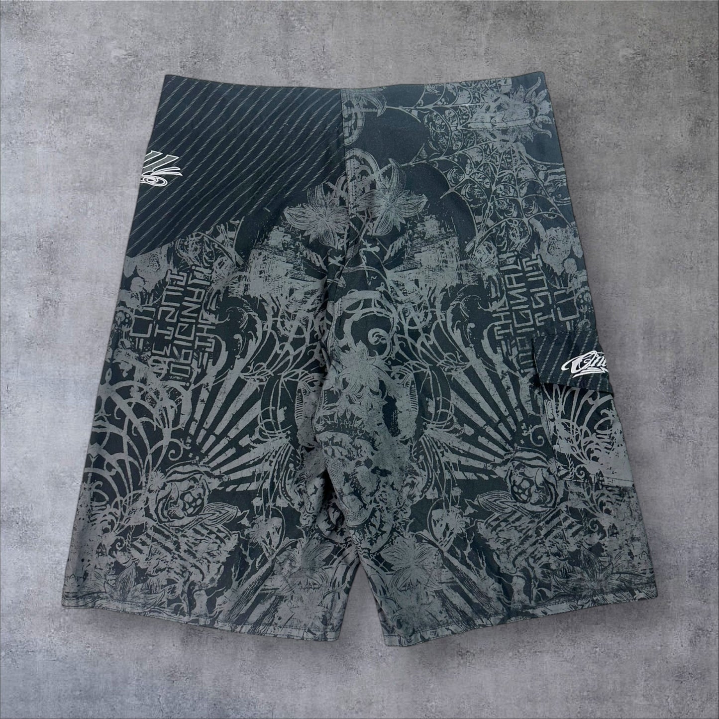 VINTAGE O'NEILL BOARD SHORTS - 34"