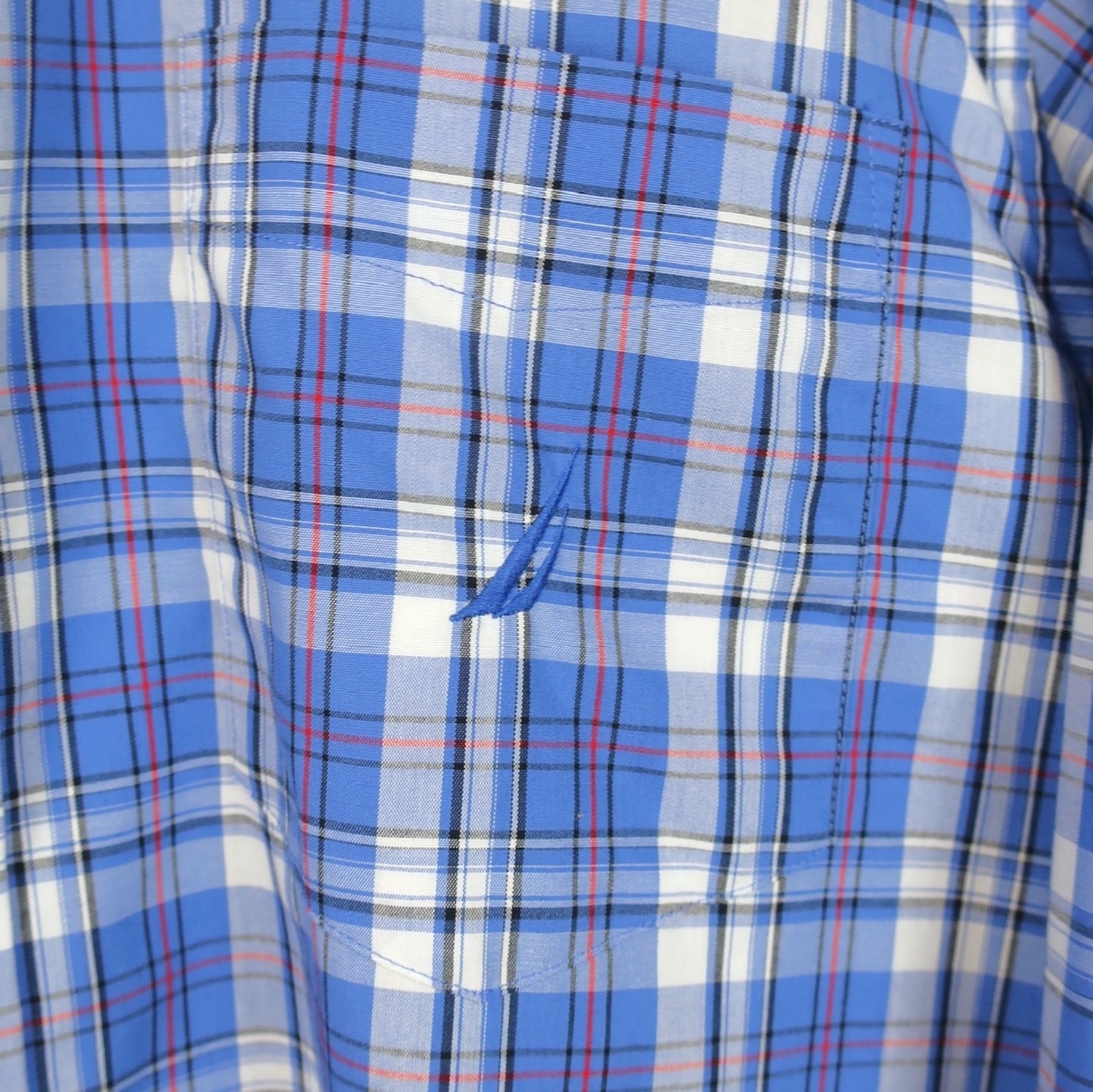 VINTAGE LONG-SLEEVE NAUTICA BUTTON-UP SHIRT - M