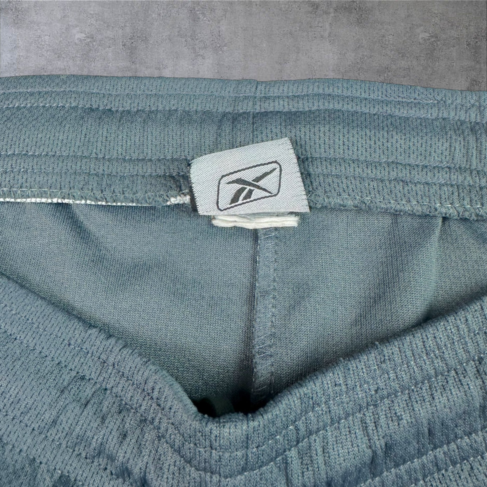 VINTAGE REEBOK TRACK SHORTS - L/XL
