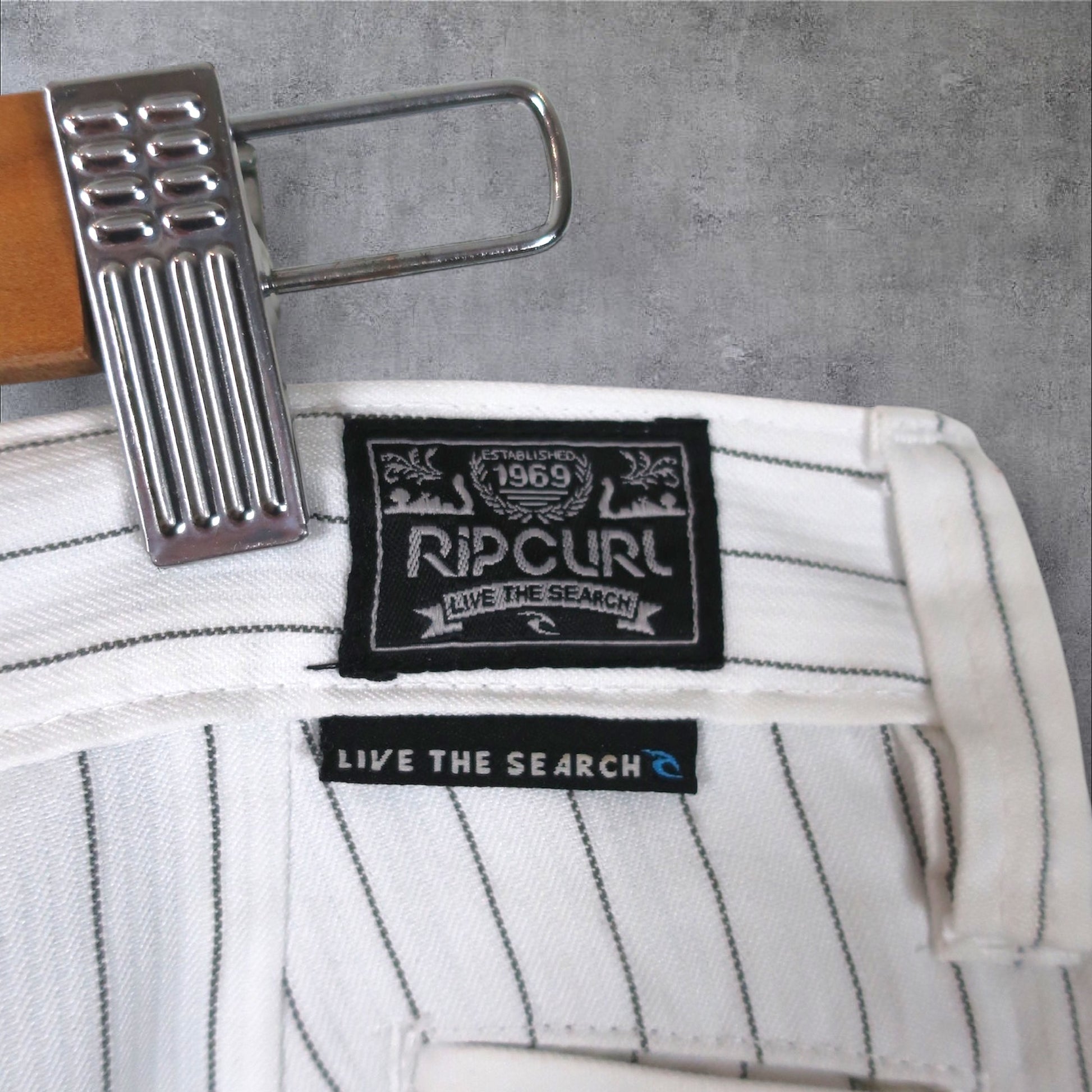 VINTAGE RIPCURL SHORTS - 34"