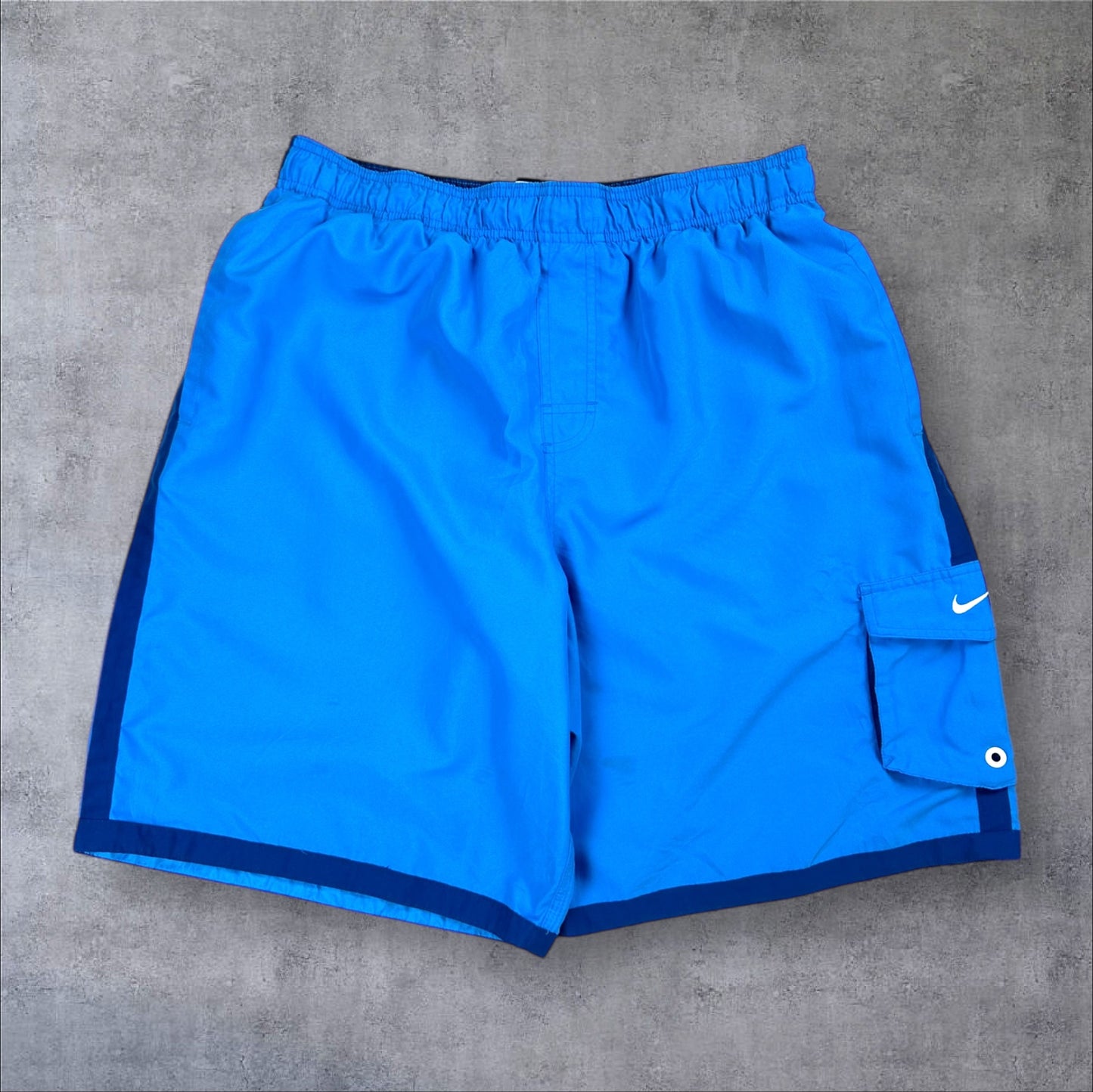 VINTAGE NIKE TRACK CARGO SHORTS - L