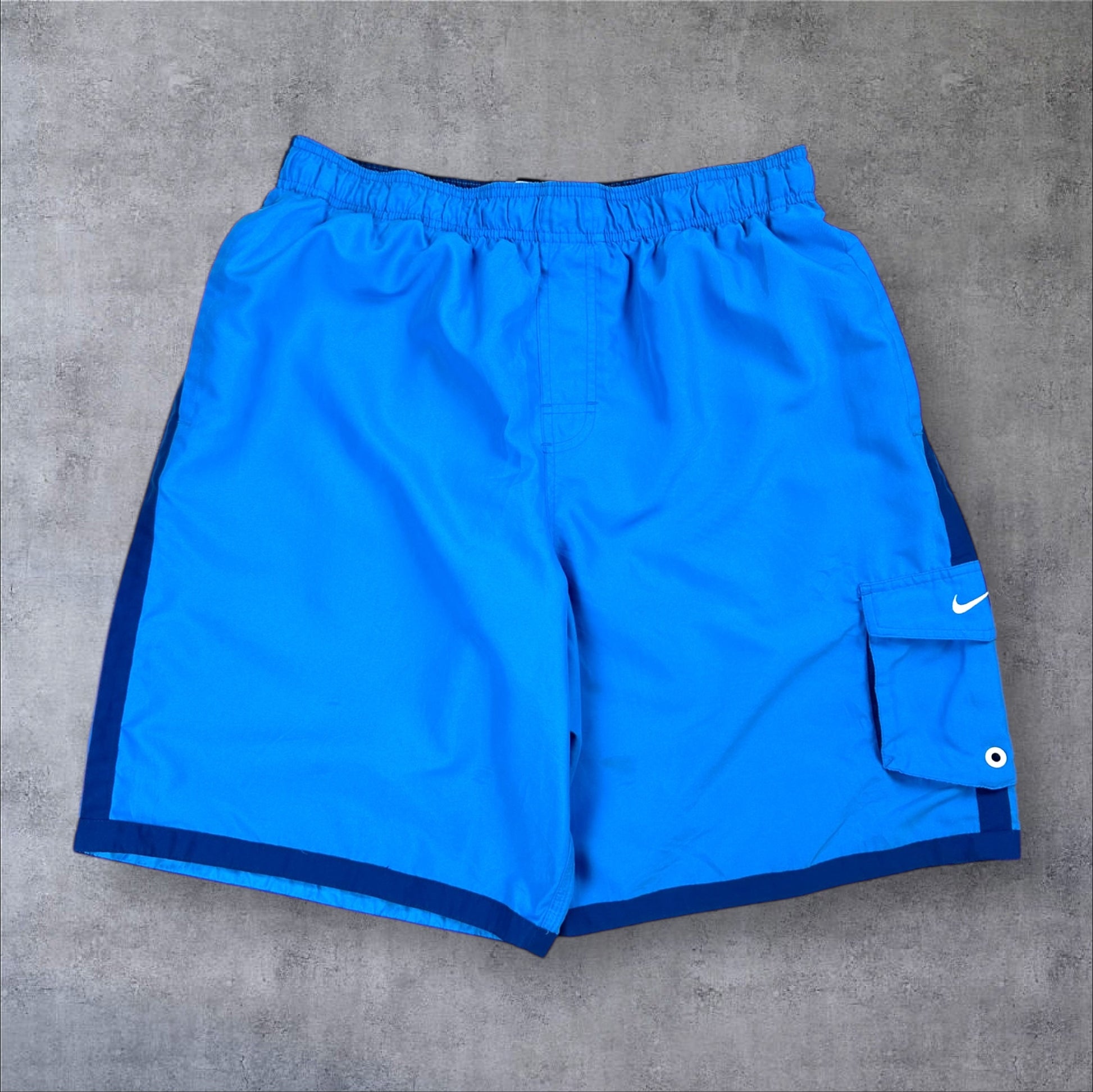 VINTAGE NIKE TRACK CARGO SHORTS - L