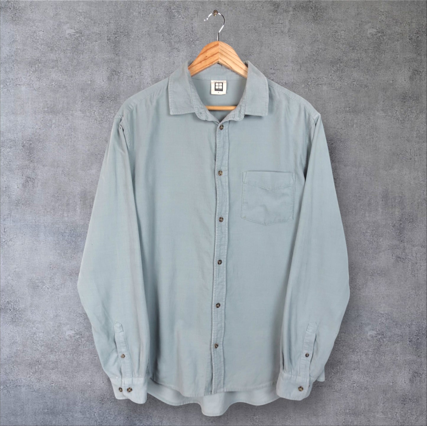 LONG-SLEEVE INSIGHT BUTTON-UP SHIRT - L