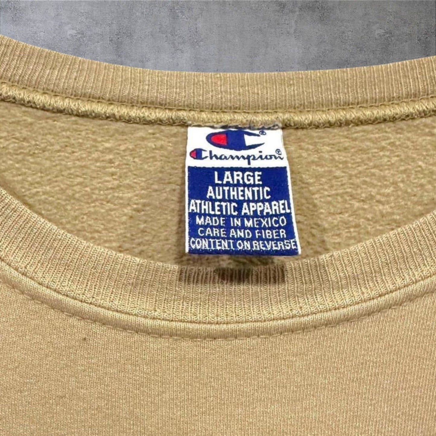 VINTAGE CHAMPION SWEATER - L