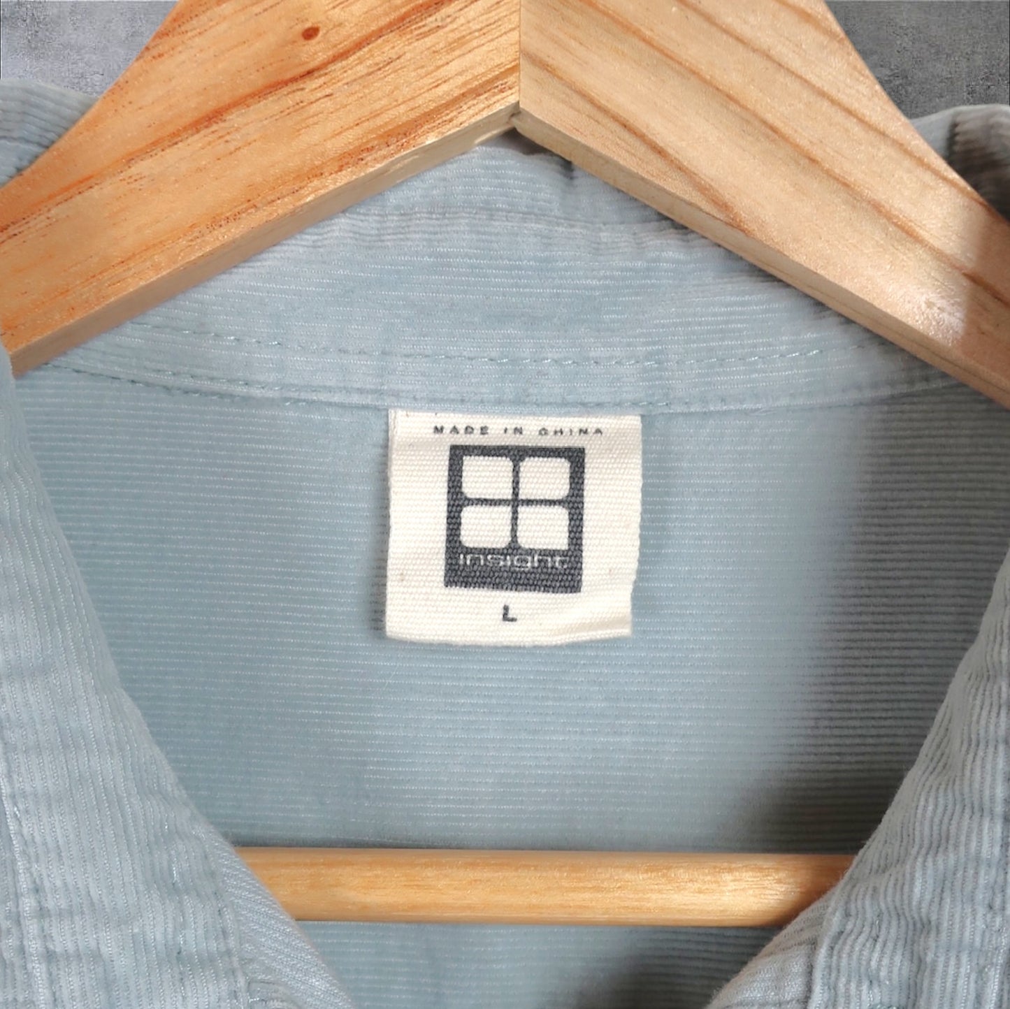 LONG-SLEEVE INSIGHT BUTTON-UP SHIRT - L