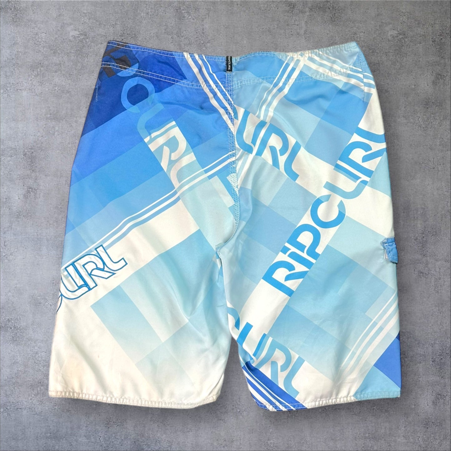 VINTAGE RIPCURL BOARD SHORTS - L