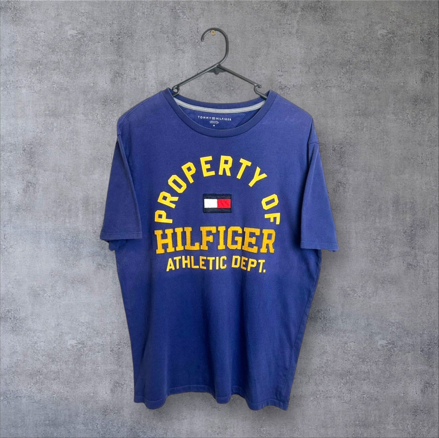 TOMMY HILFIGER T-SHIRT - M