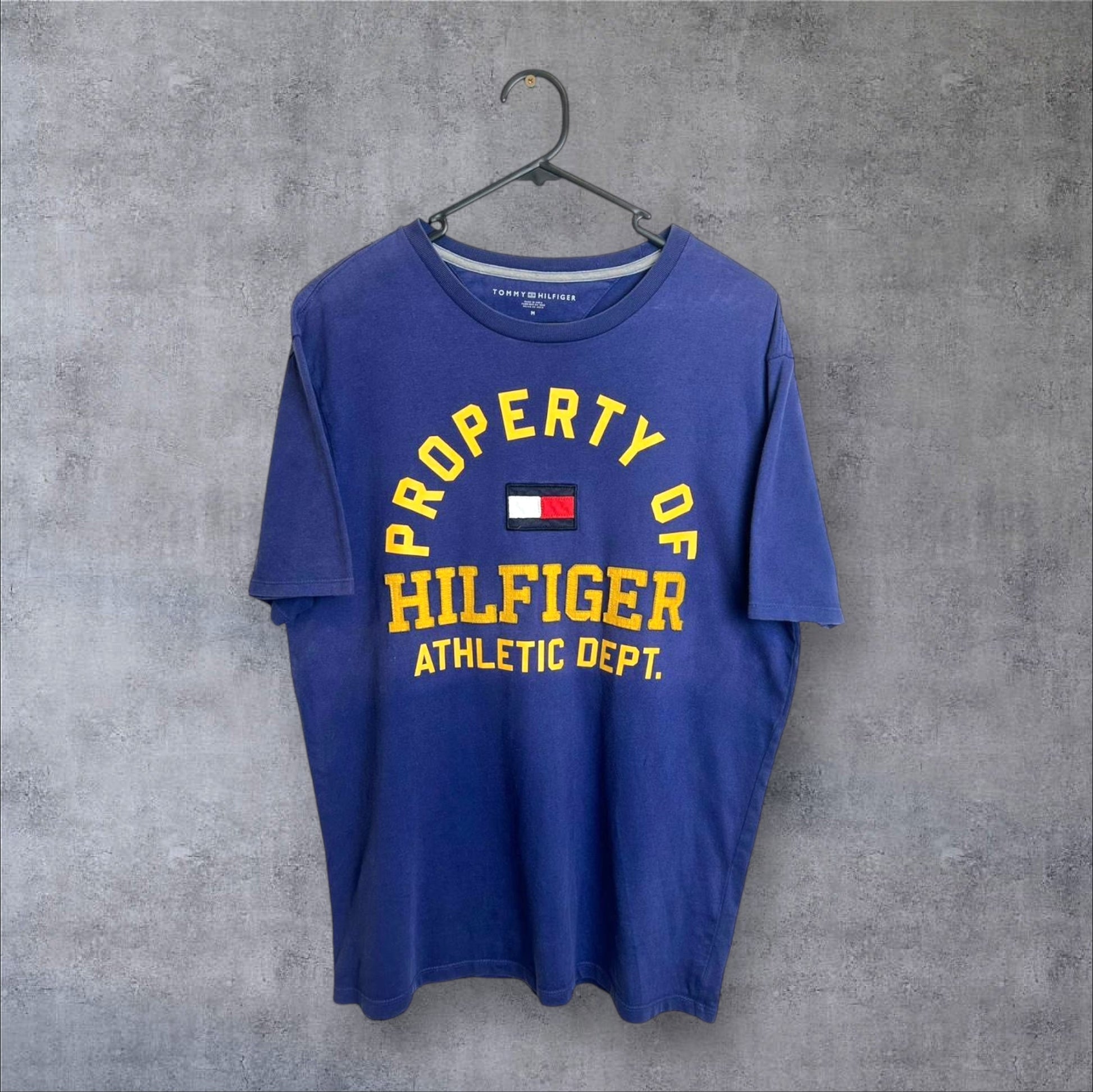 TOMMY HILFIGER T-SHIRT - M