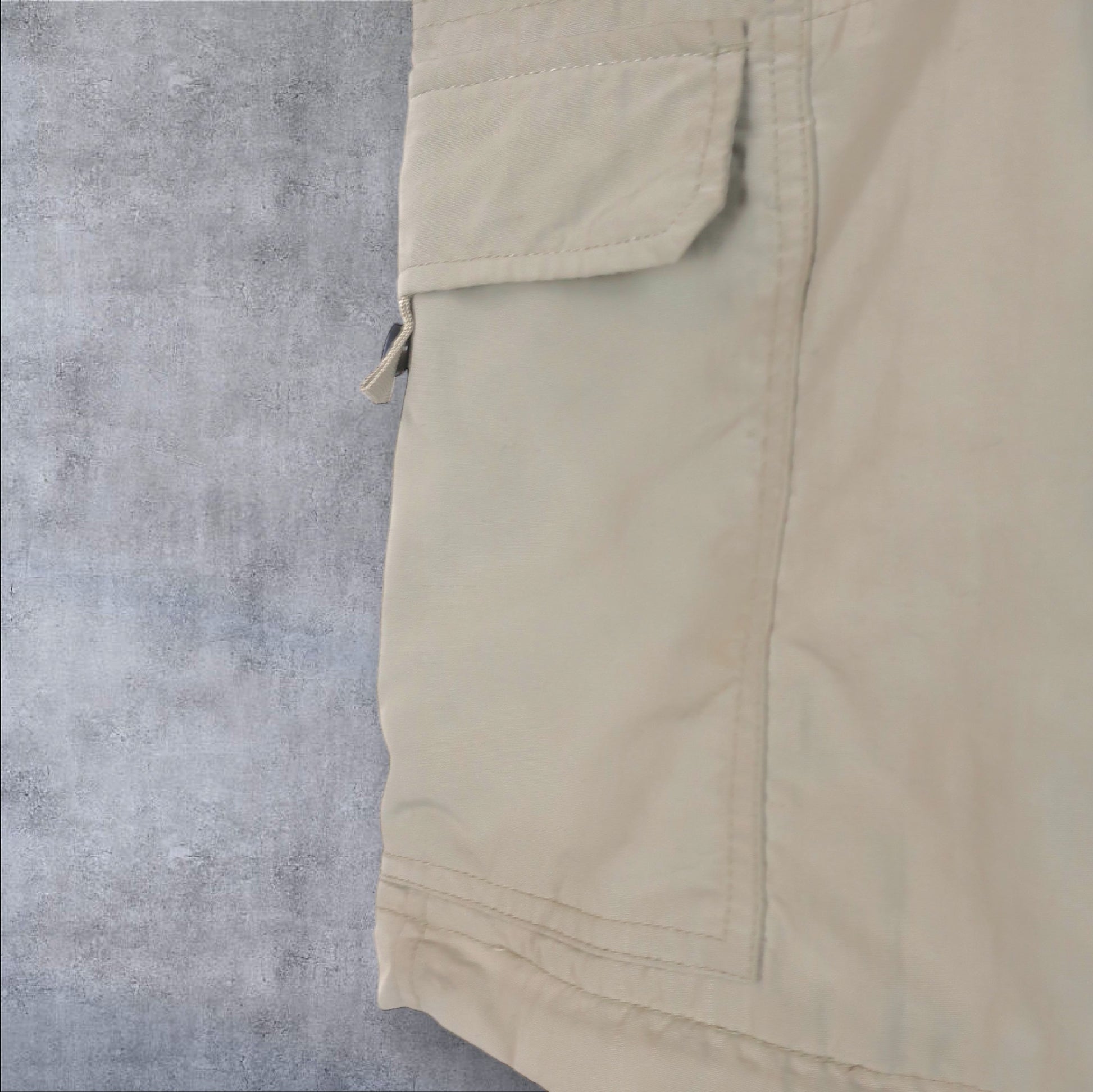 VINTAGE KATHMANDU CARGO SHORTS - S
