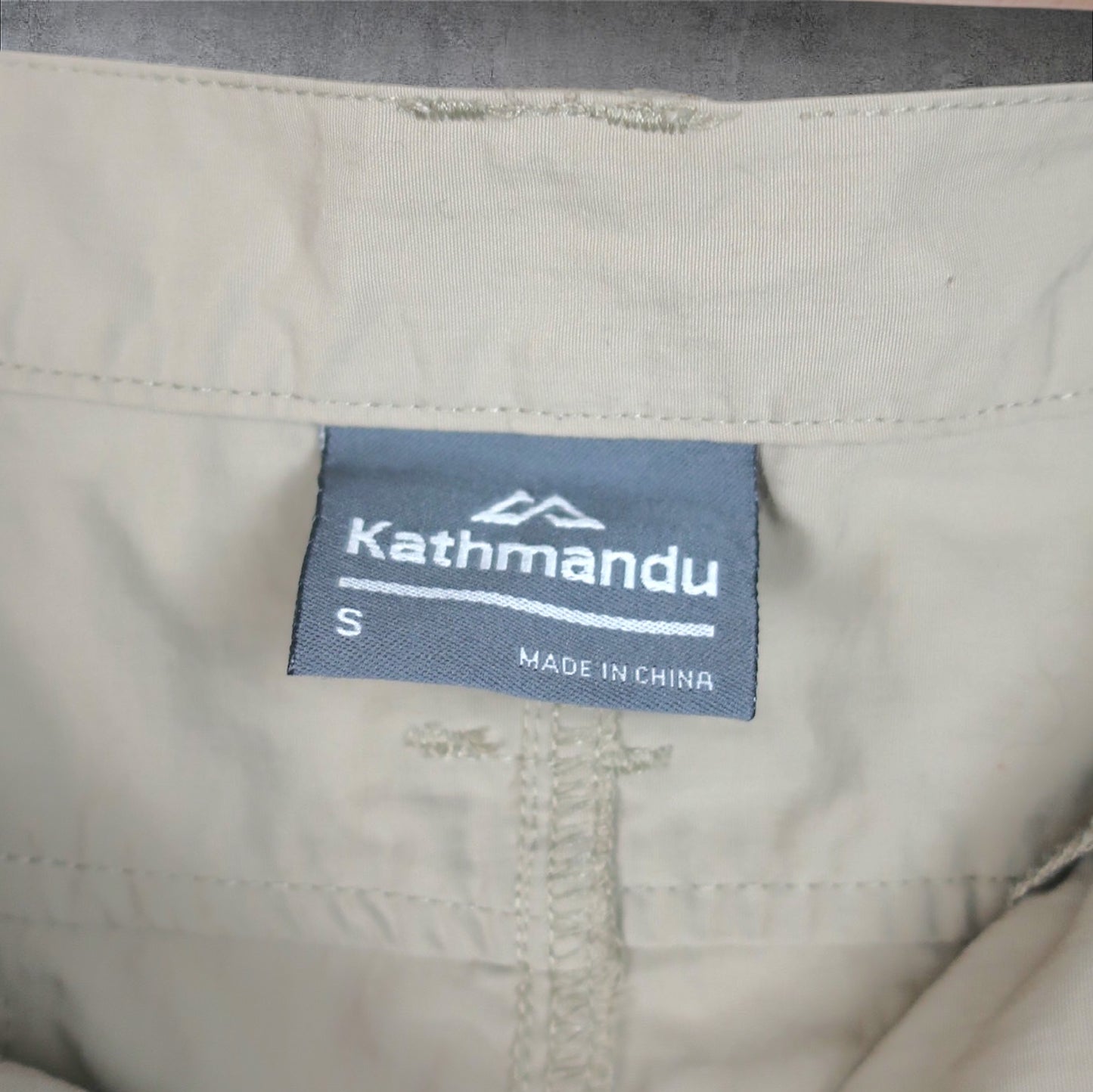 VINTAGE KATHMANDU CARGO SHORTS - S