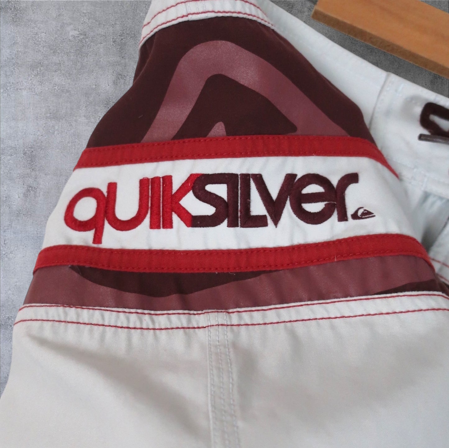 VINTAGE QUIKSILVER BOARD SHORTS - M