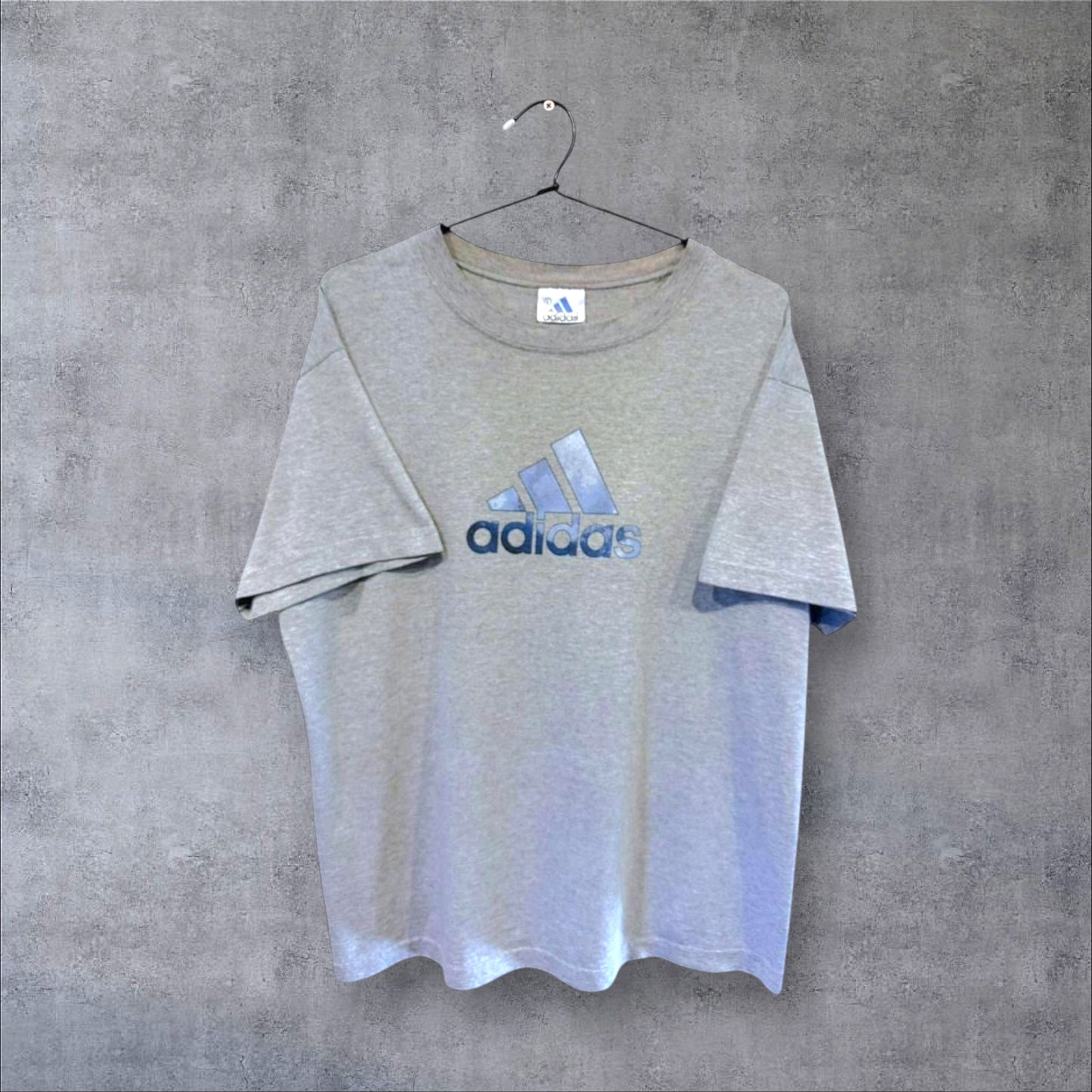 VINTAGE ADIDAS T-SHIRT - M/L