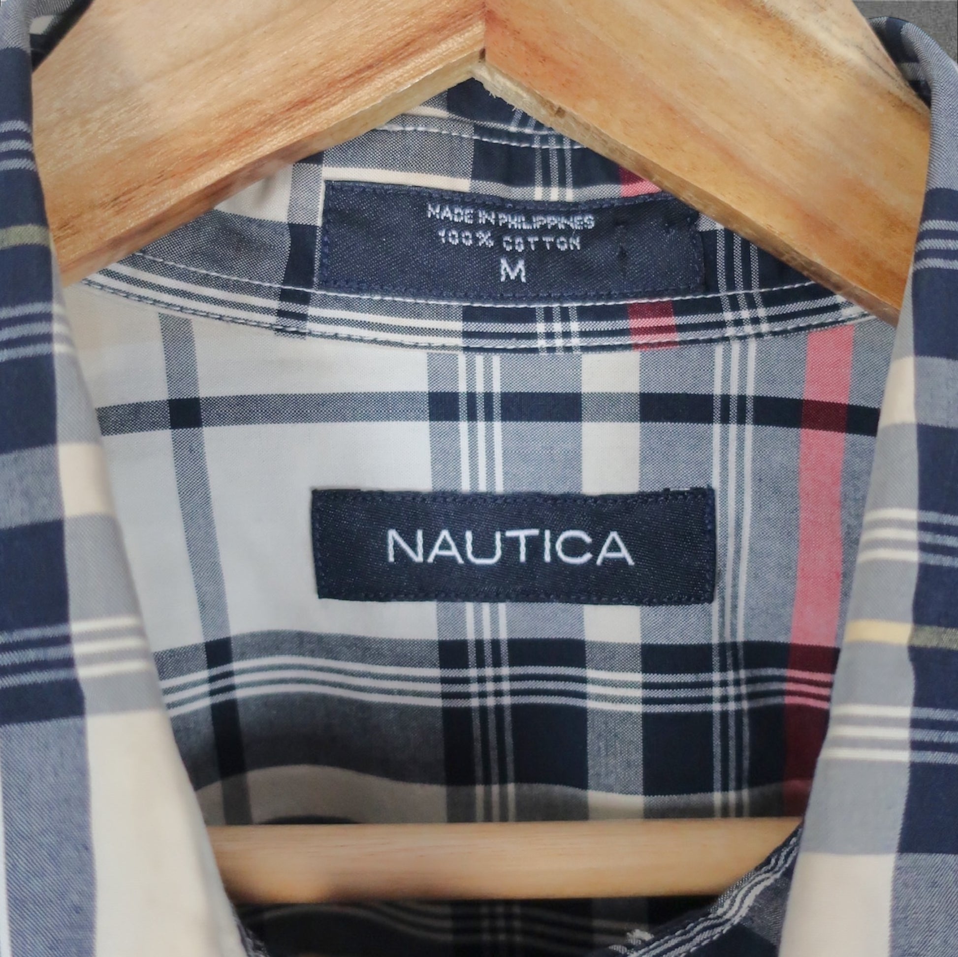 VINTAGE LONG-SLEEVE NAUTICA BUTTON-UP SHIRT - M