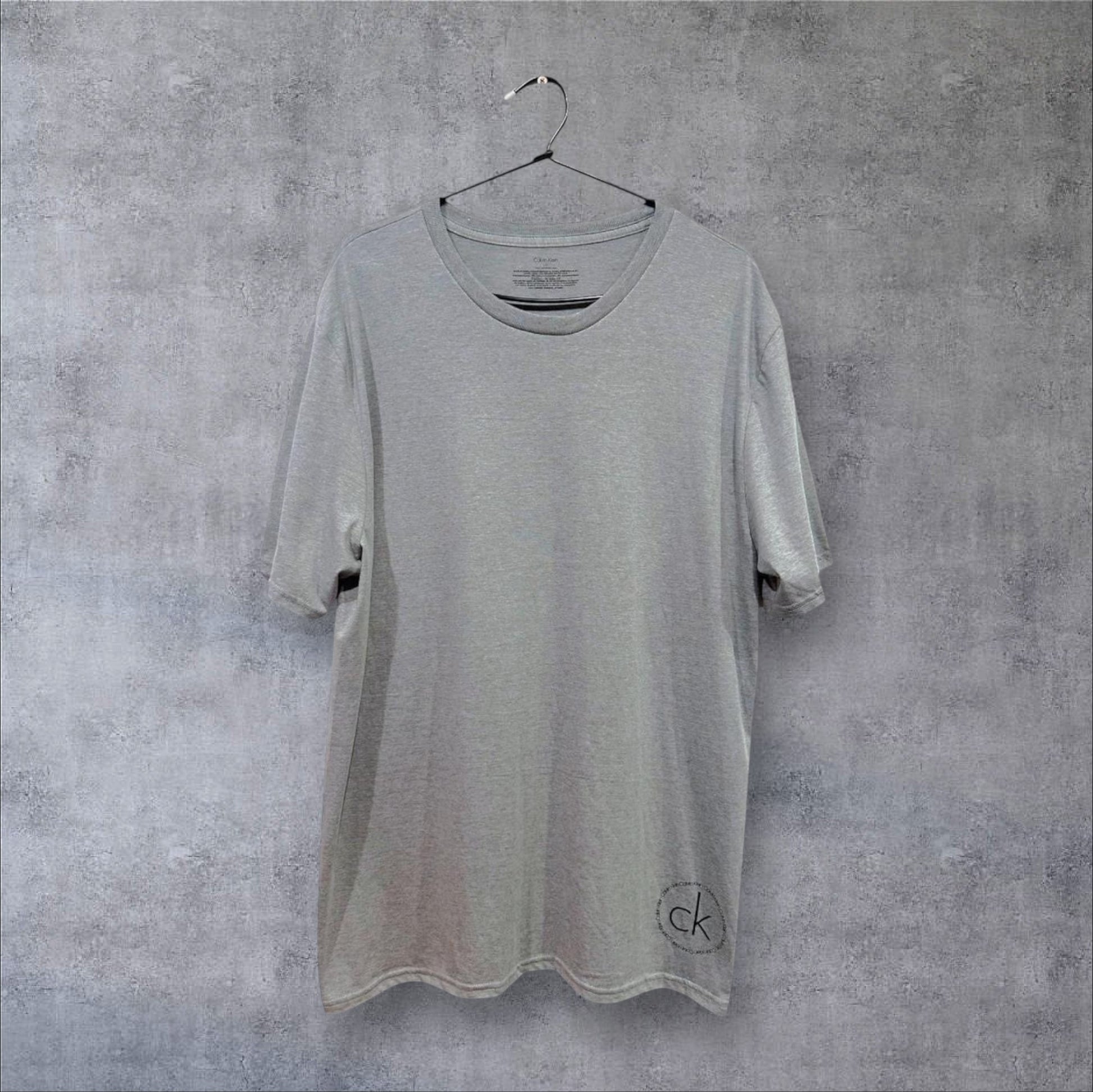 VINTAGE CALVIN KLEIN T-SHIRT - L