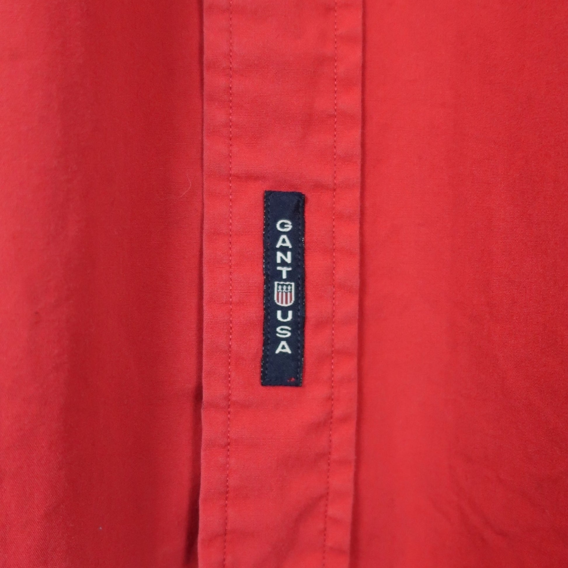 VINTAGE GANT BUTTON-UP SHIRT - M/L