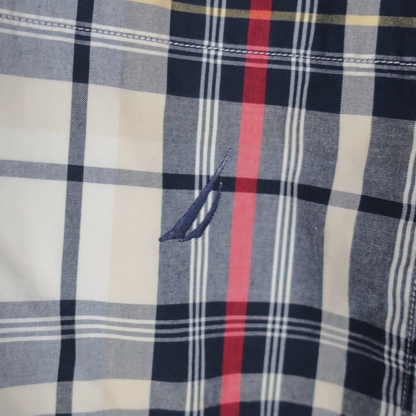 VINTAGE LONG-SLEEVE NAUTICA BUTTON-UP SHIRT - M