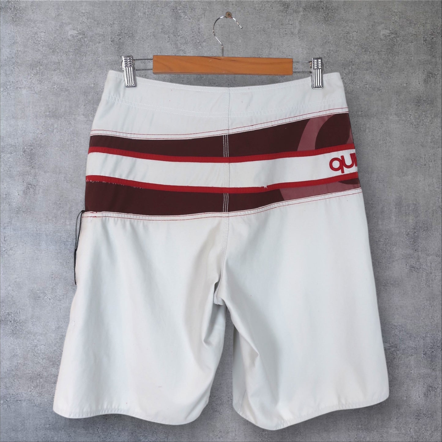 VINTAGE QUIKSILVER BOARD SHORTS - M