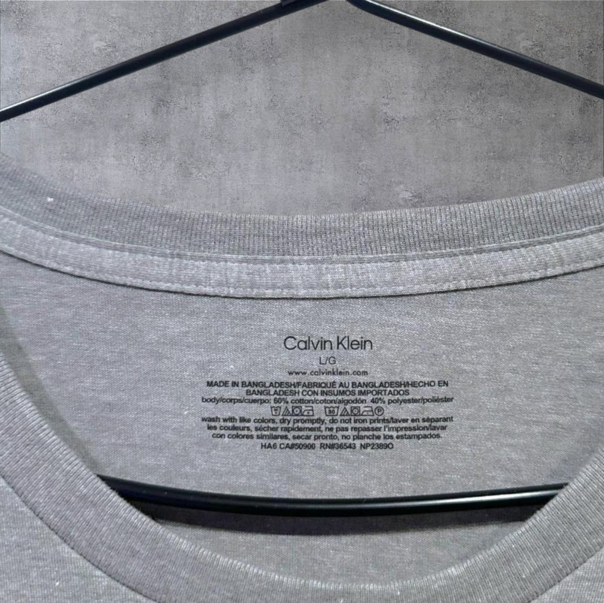 VINTAGE CALVIN KLEIN T-SHIRT - L