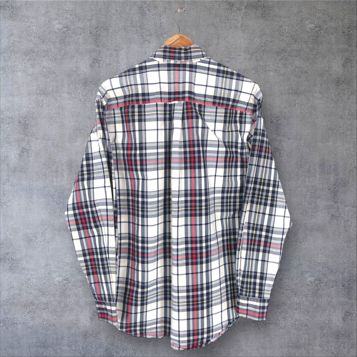 VINTAGE LONG-SLEEVE NAUTICA BUTTON-UP SHIRT - M