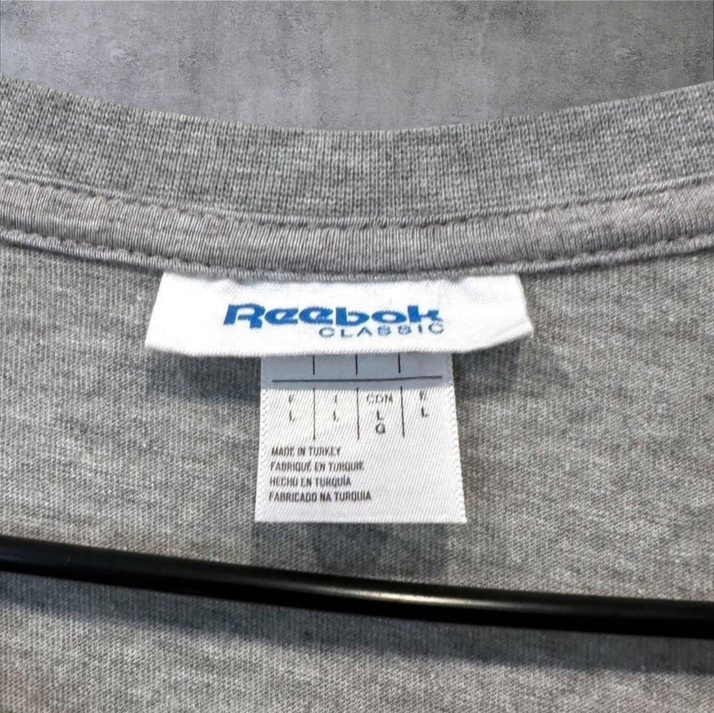 VINTAGE REEBOK T-SHIRT - M/L