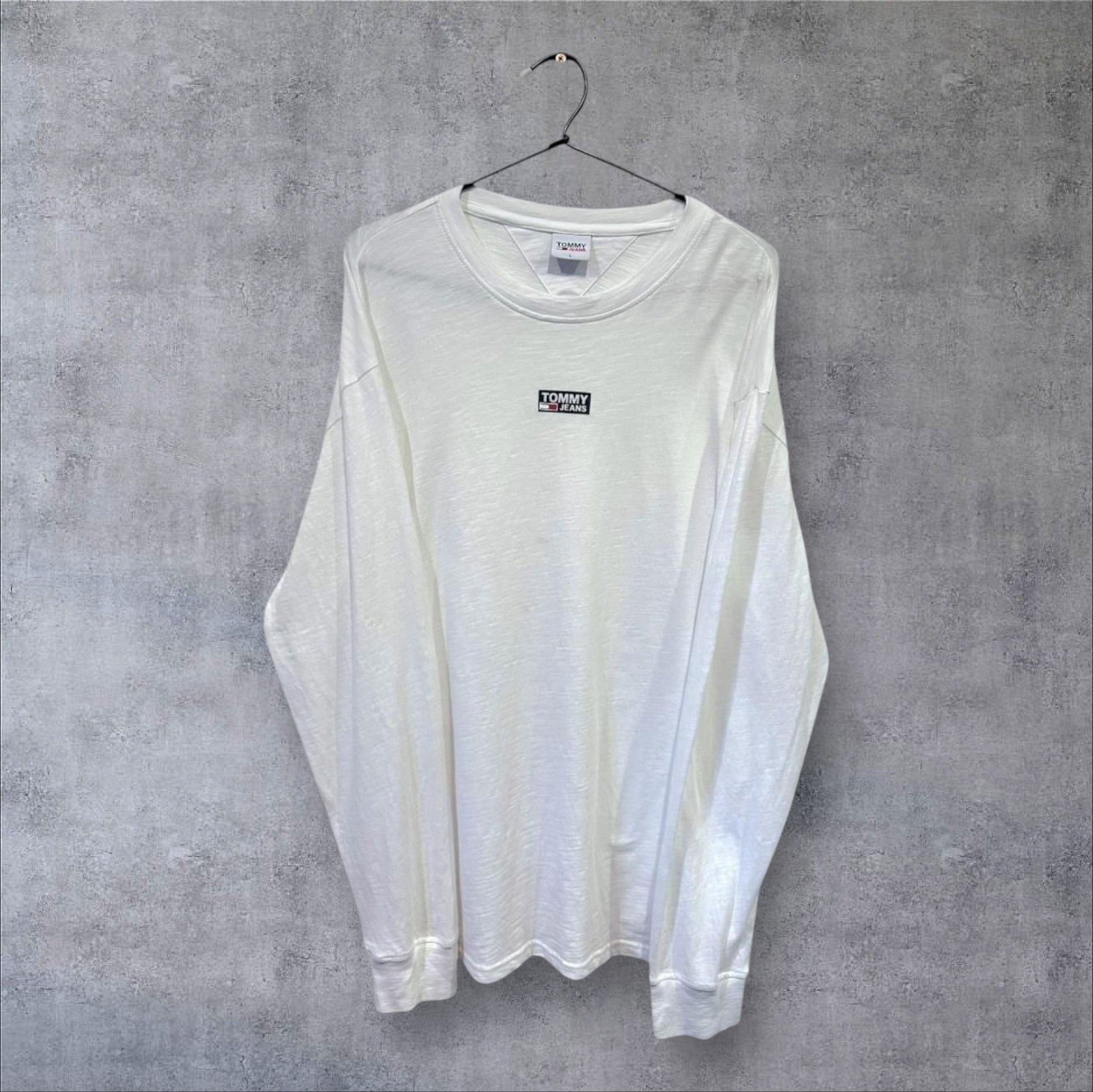 LONG-SLEEVE TOMMY HILFIGER T-SHIRT - L