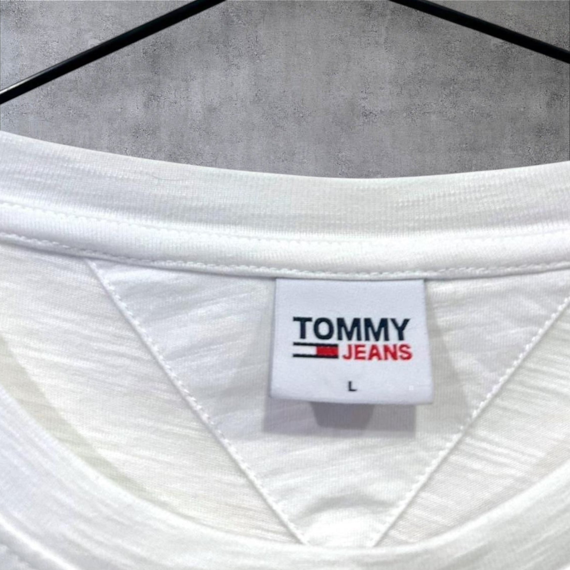 LONG-SLEEVE TOMMY HILFIGER T-SHIRT - L