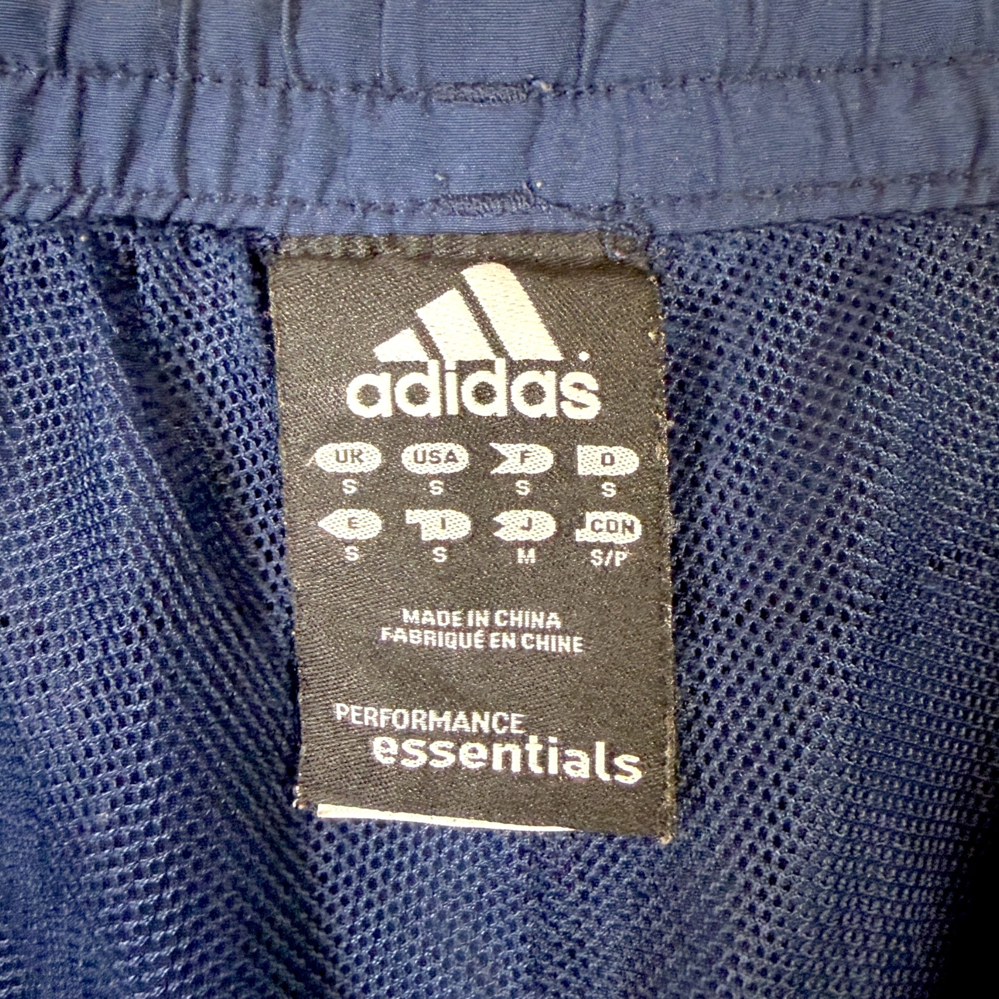 VINTAGE ADIDAS TRACK SHORTS - S