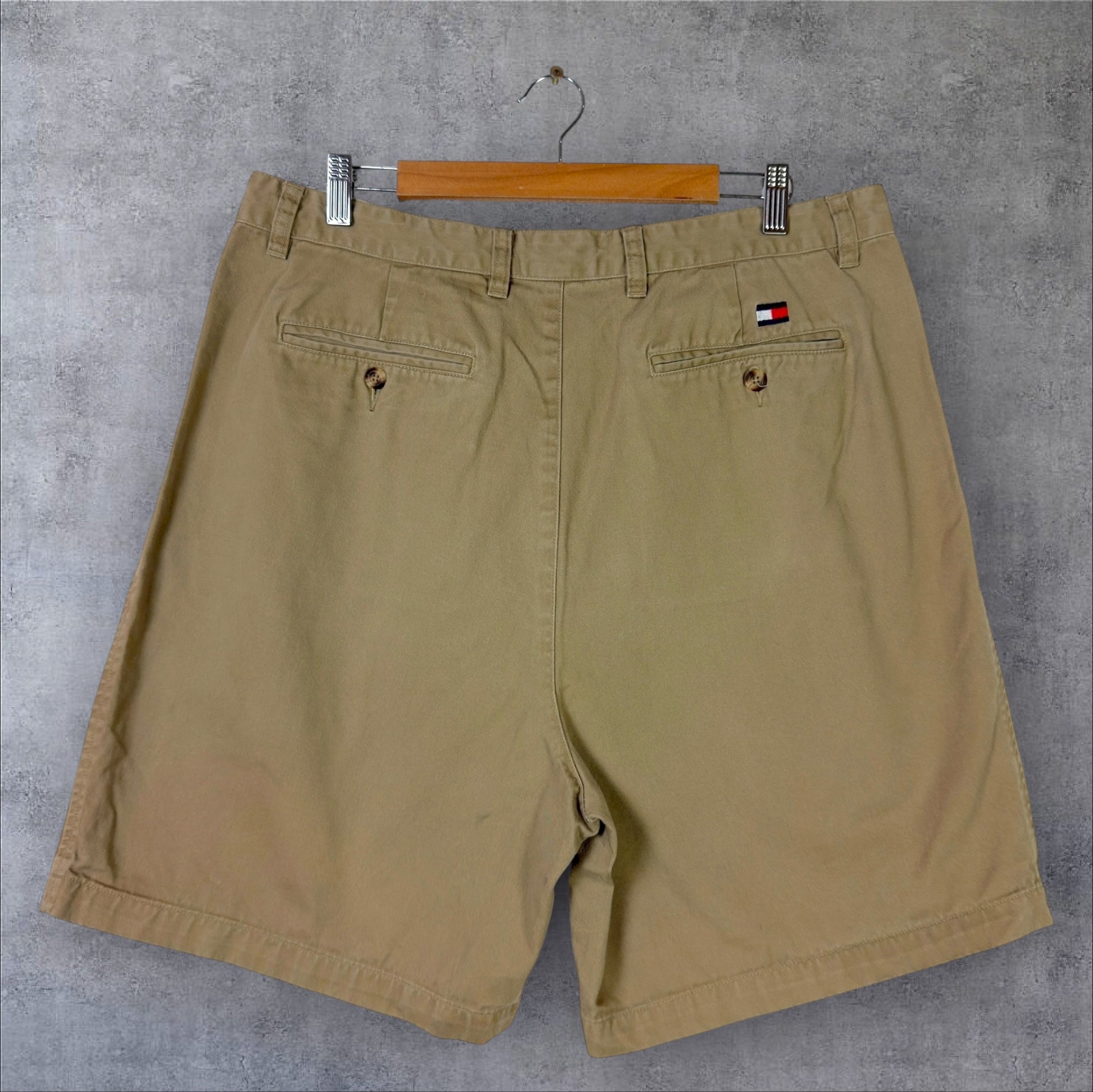 VINTAGE TOMMY HILFIGER TAILORED SHORTS - 38"