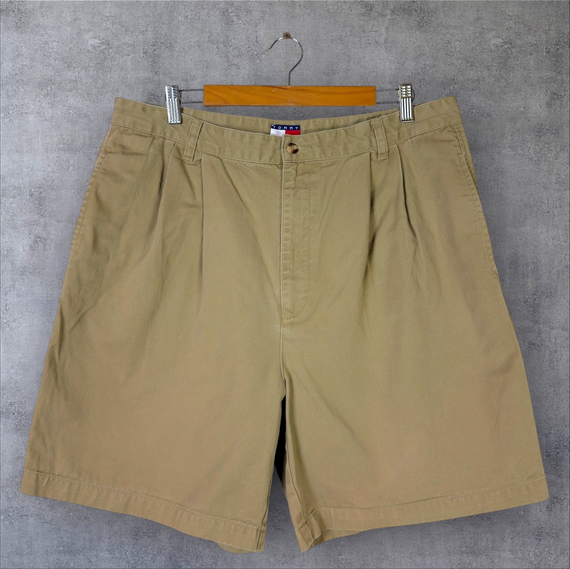 VINTAGE TOMMY HILFIGER TAILORED SHORTS - 38"