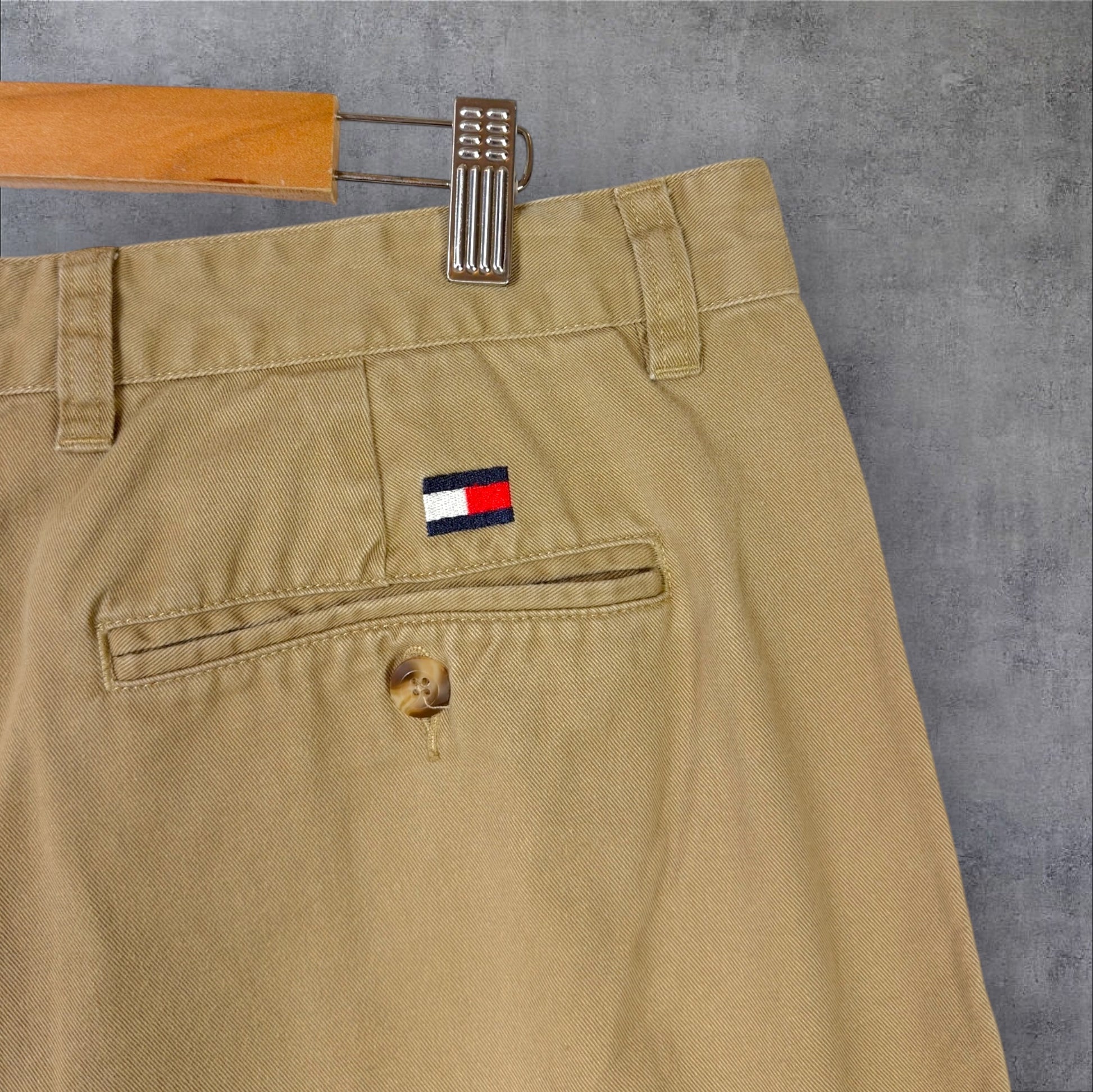 VINTAGE TOMMY HILFIGER TAILORED SHORTS - 38"