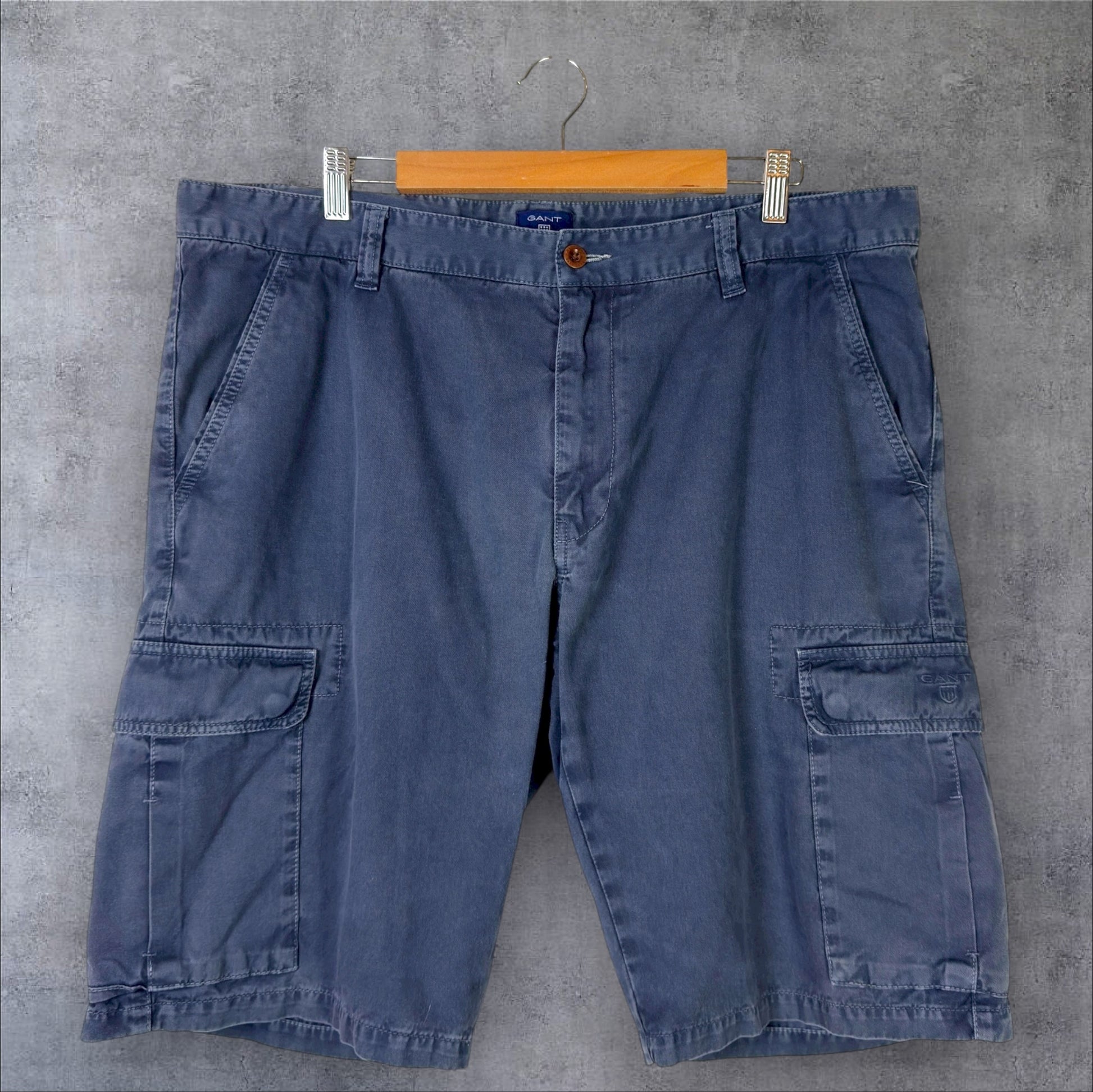 VINTAGE GANT CARGO SHORTS - 38