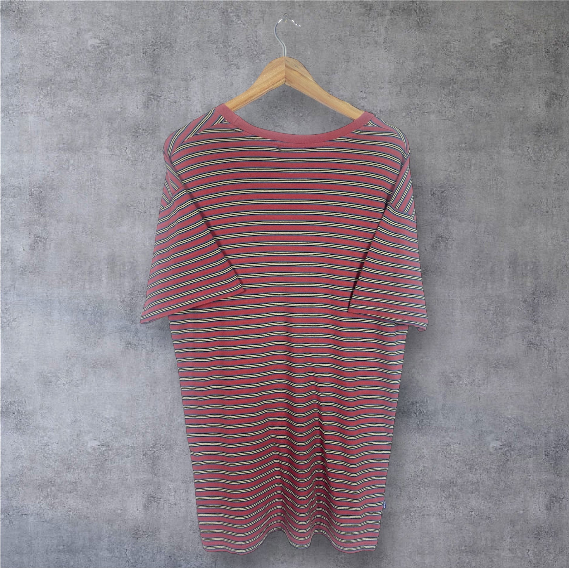 STÜSSY T-SHIRT - S