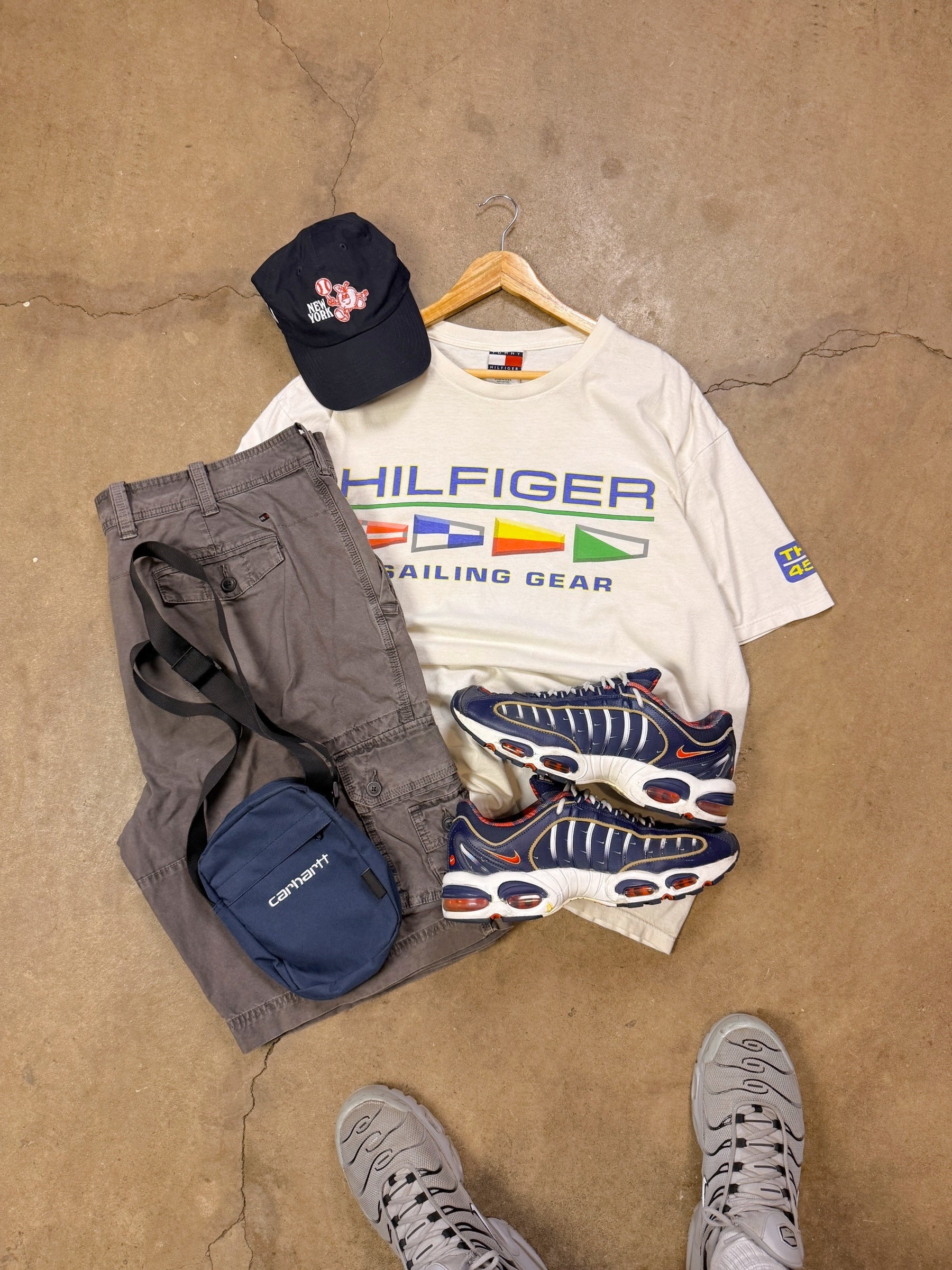 SHOES & ACCESSORIES