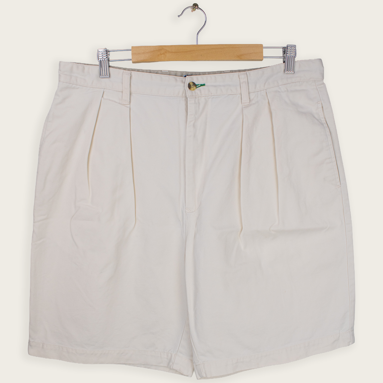 VINTAGE TOMMY HILFIGER PLEATED SHORTS - 36"