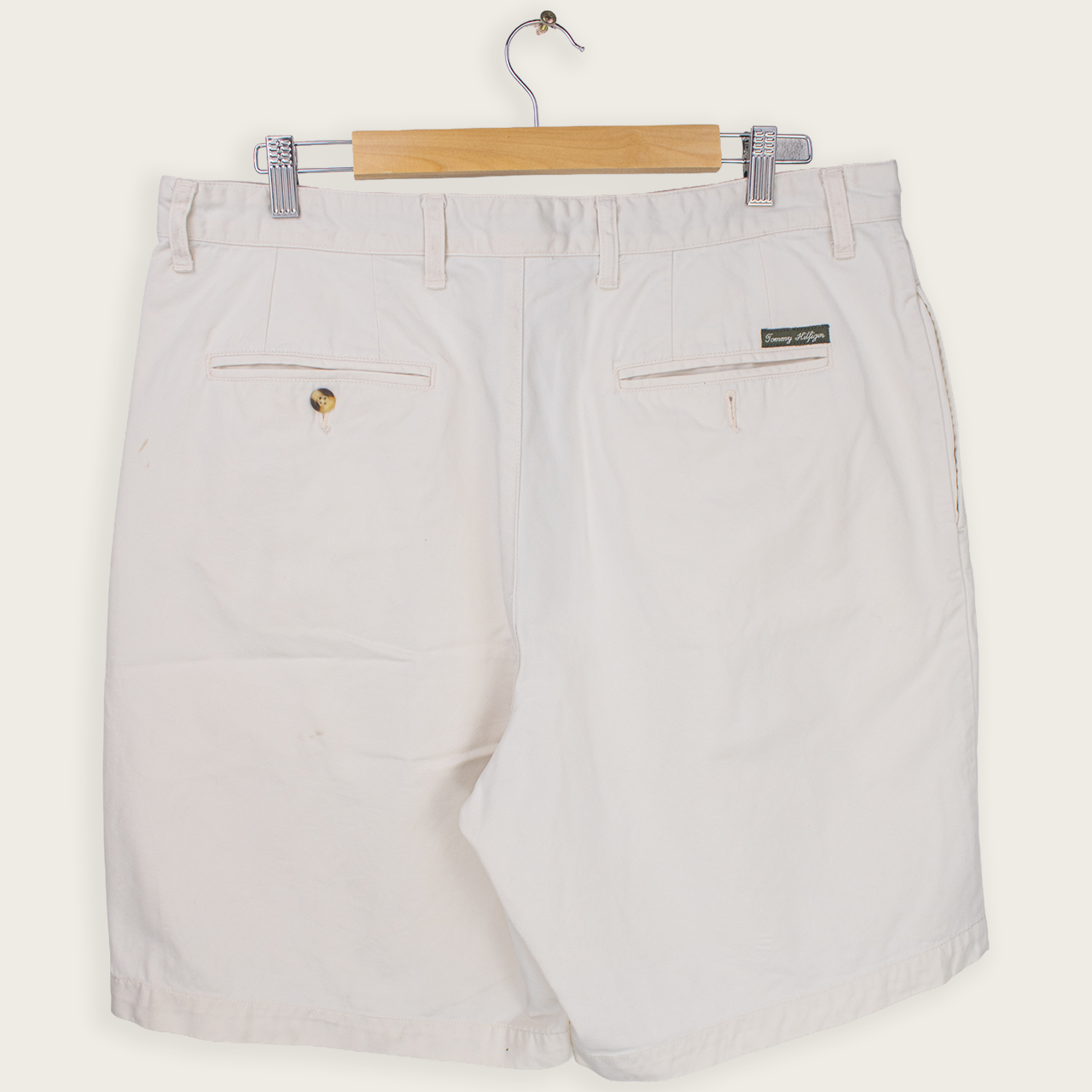 VINTAGE TOMMY HILFIGER PLEATED SHORTS - 36"