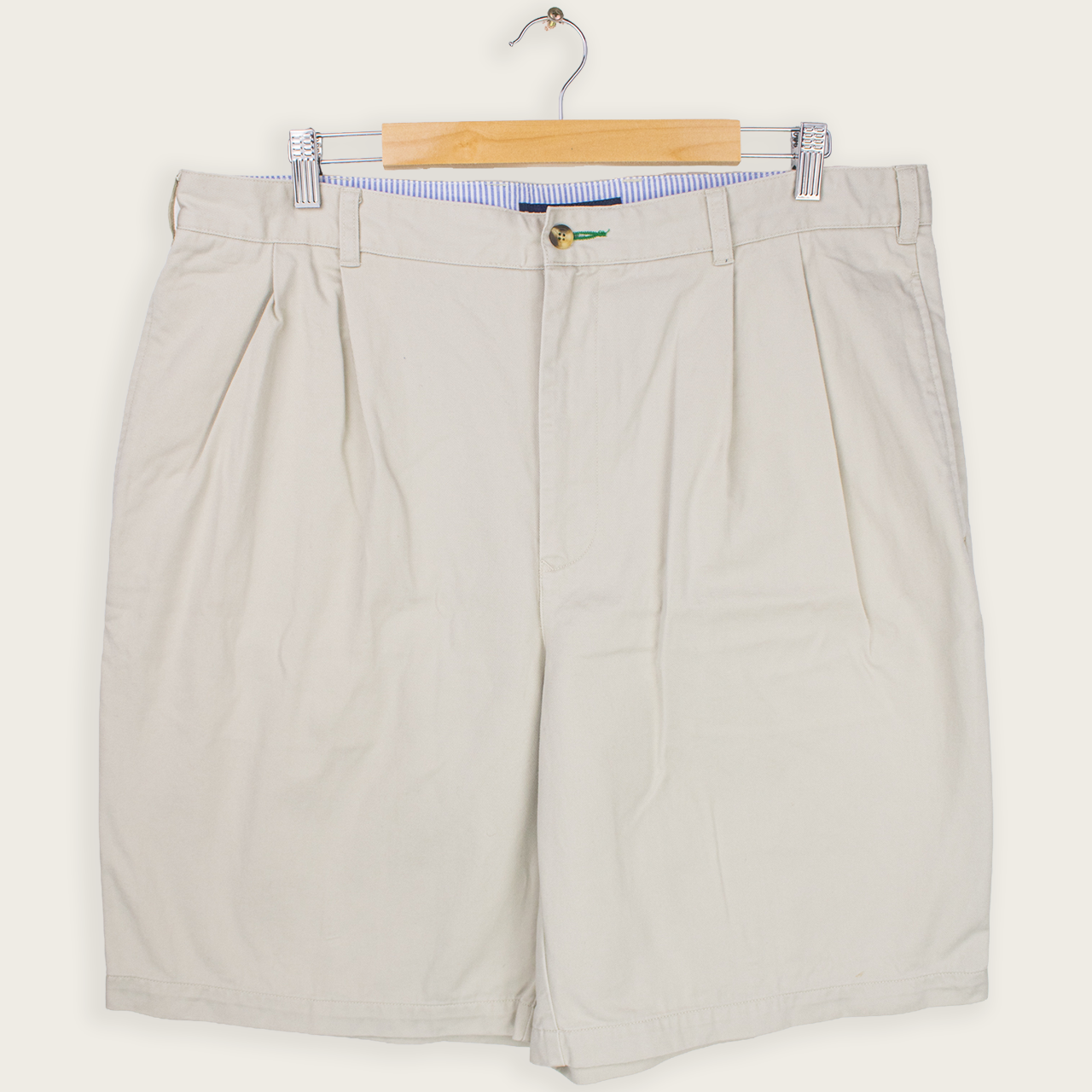 VINTAGE TOMMY HILFIGER PLEATED SHORTS - 38"